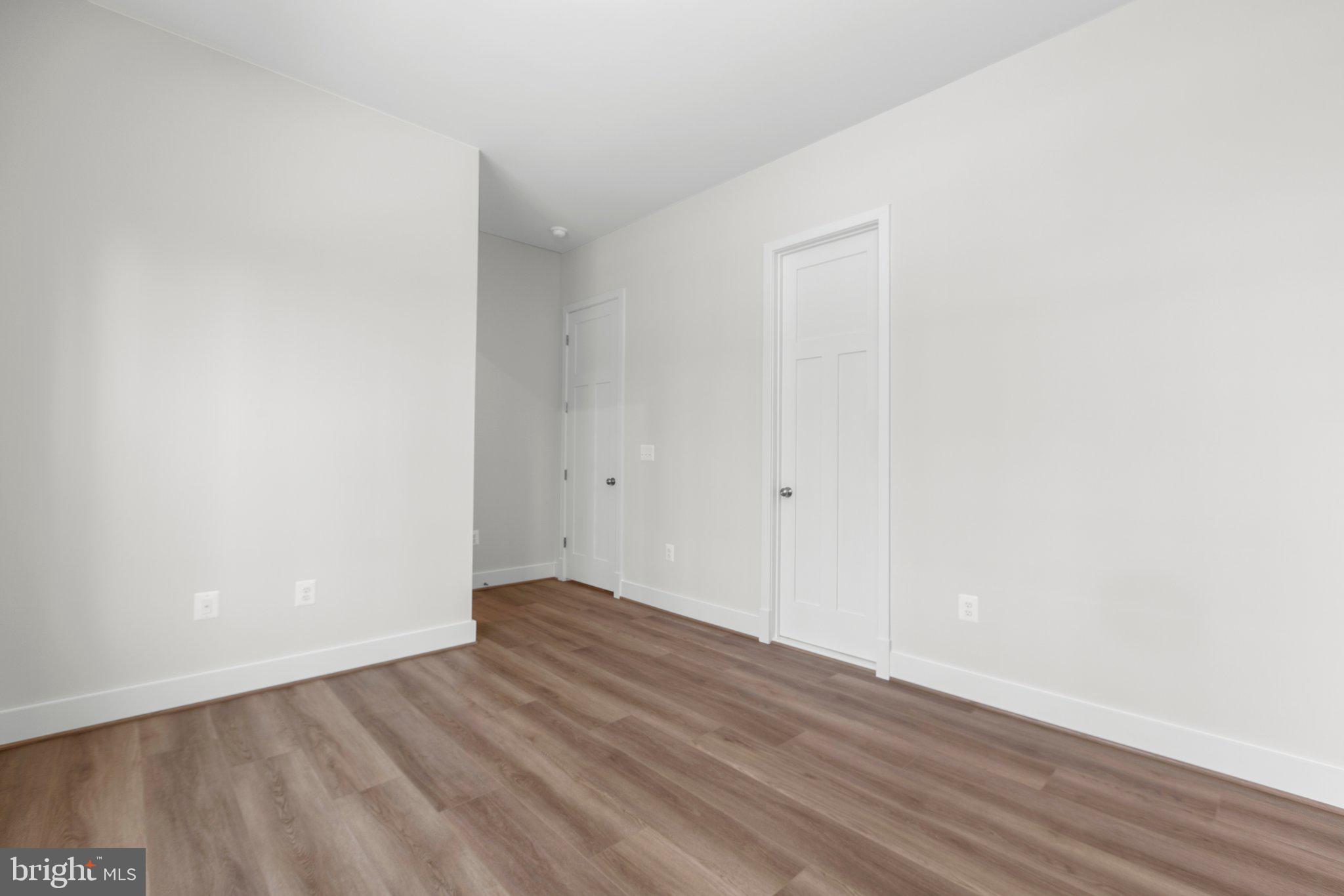 WHITEHALL - Residential