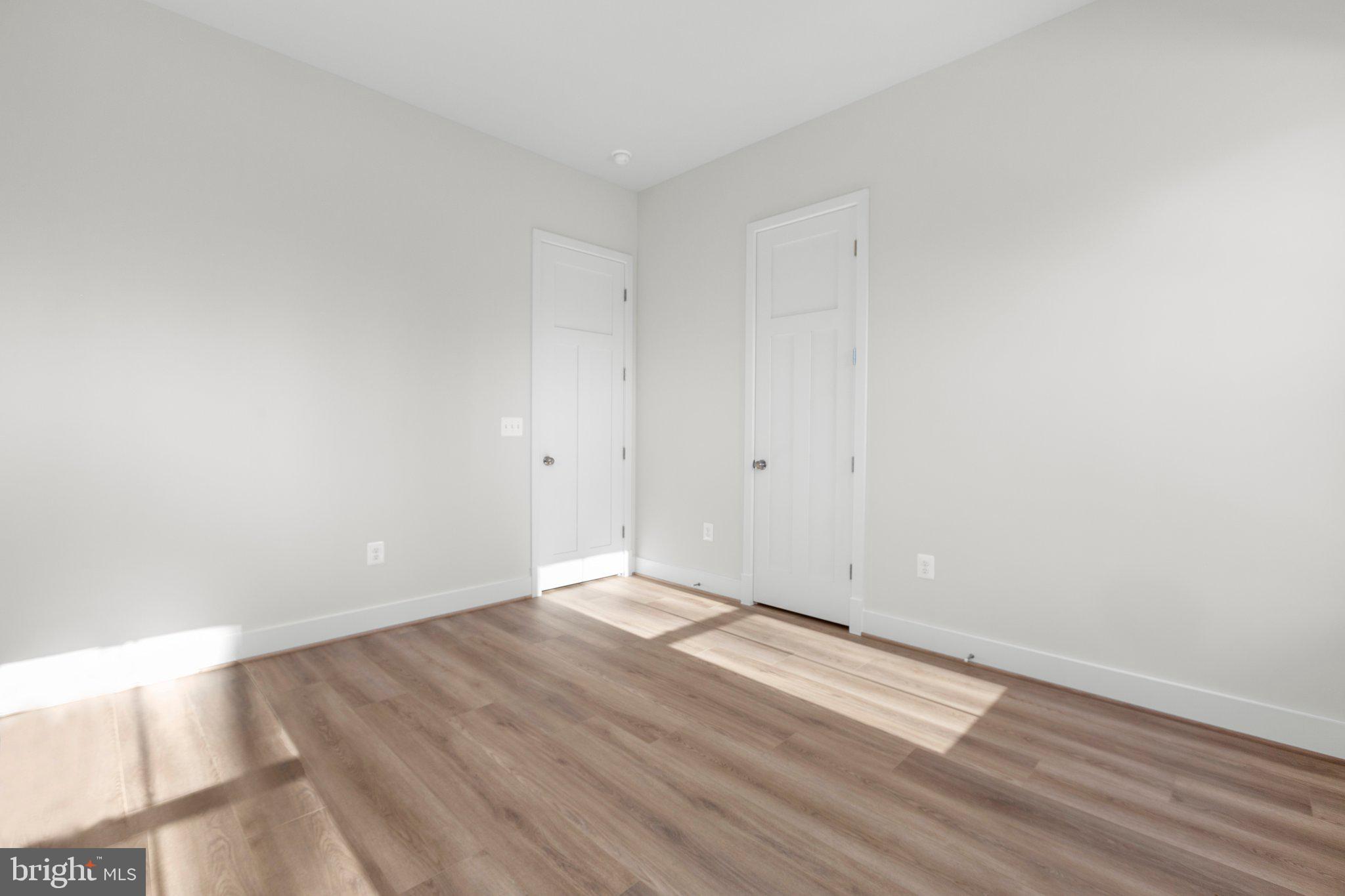 WHITEHALL - Residential