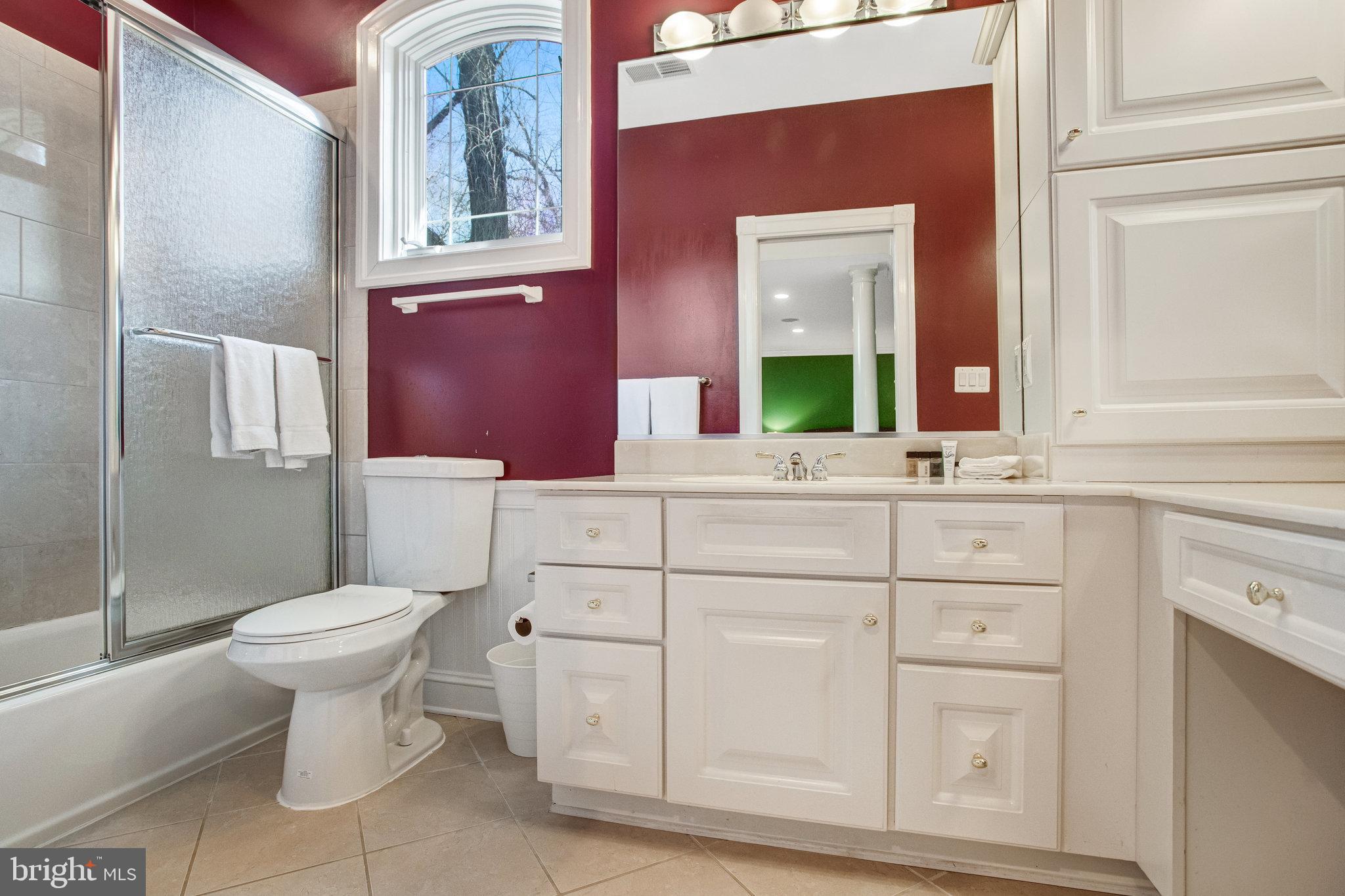 NEAR FALLS CHURCH - Residential