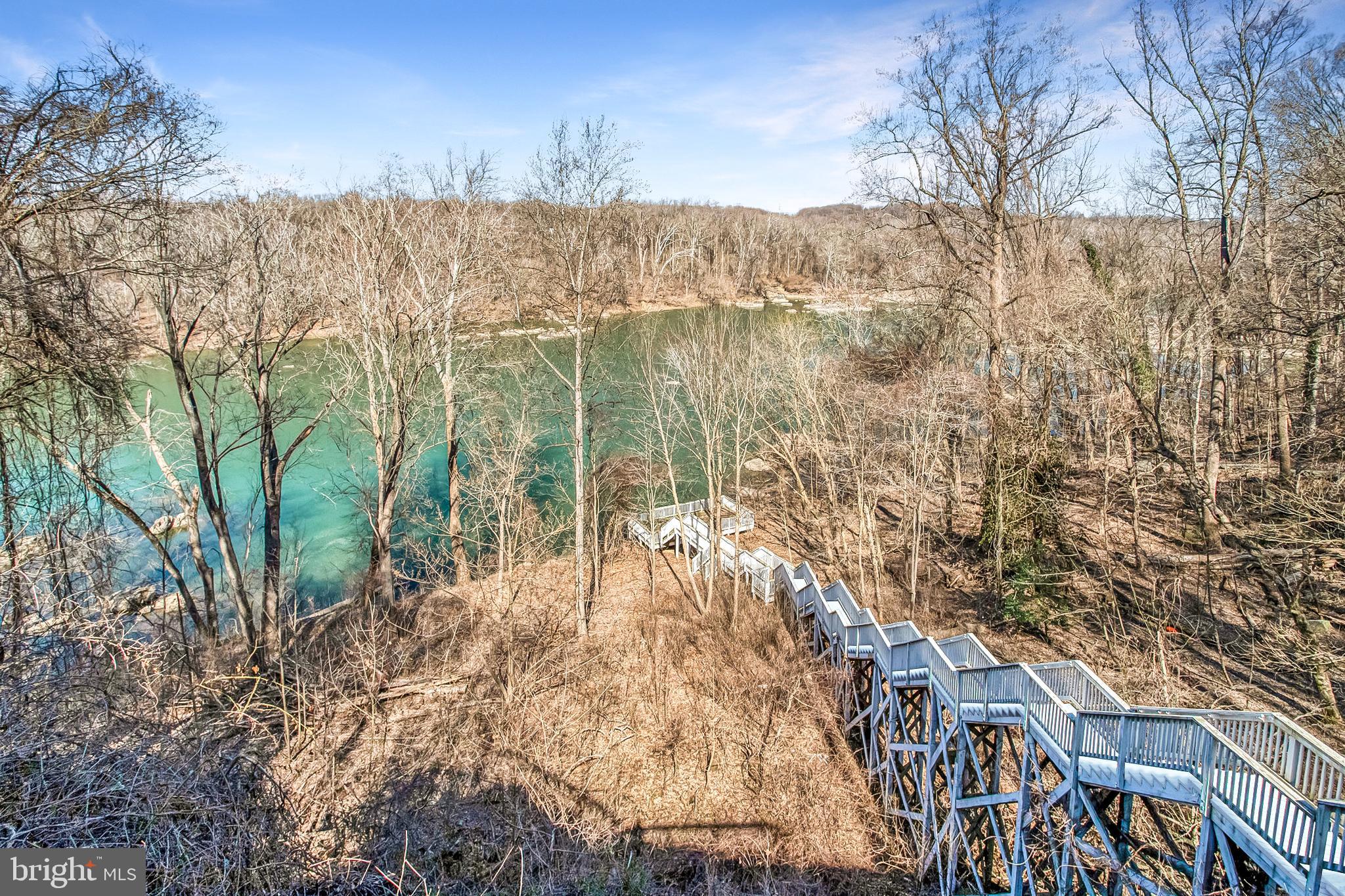 NEAR FALLS CHURCH - Residential