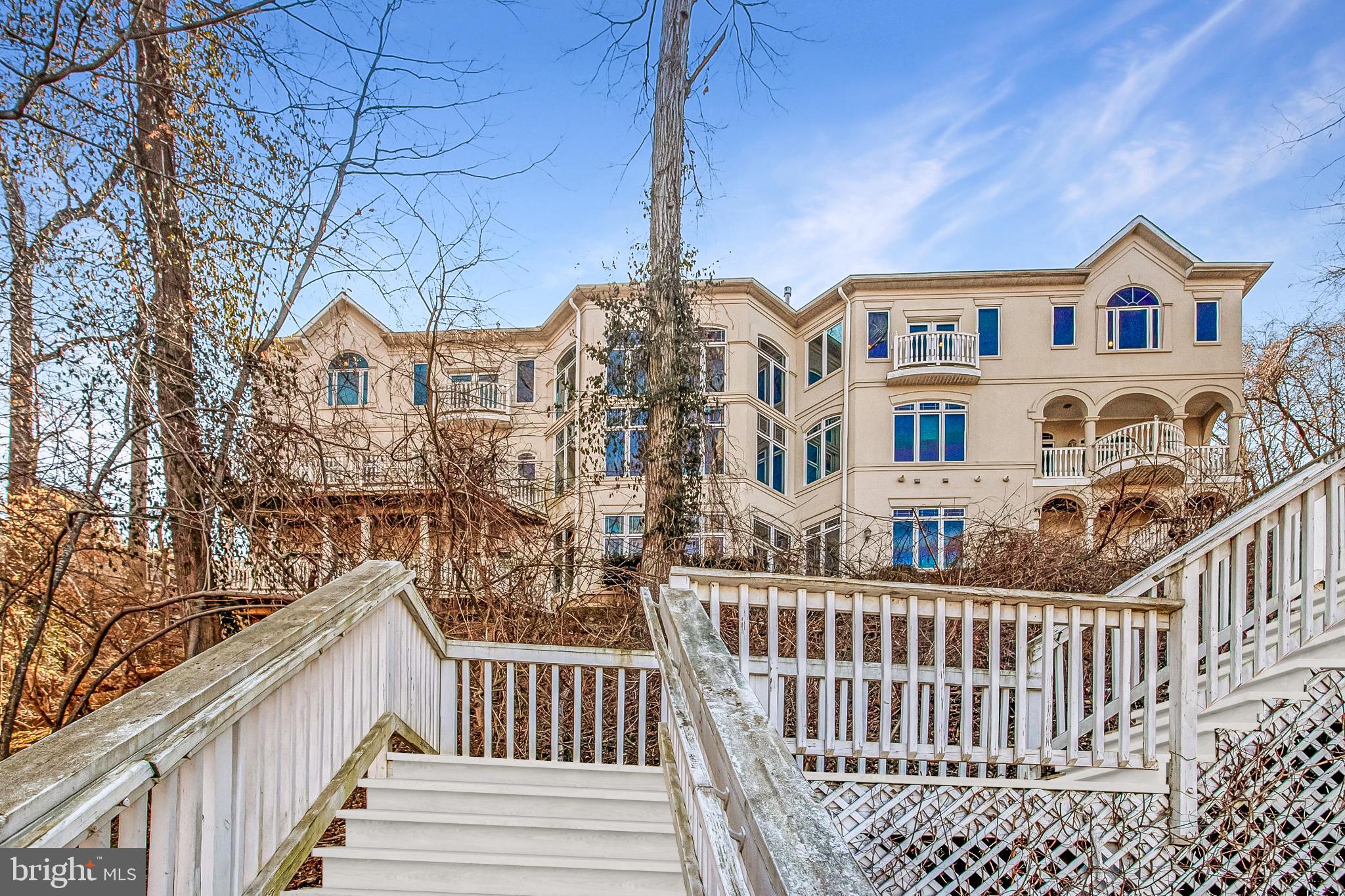 NEAR FALLS CHURCH - Residential