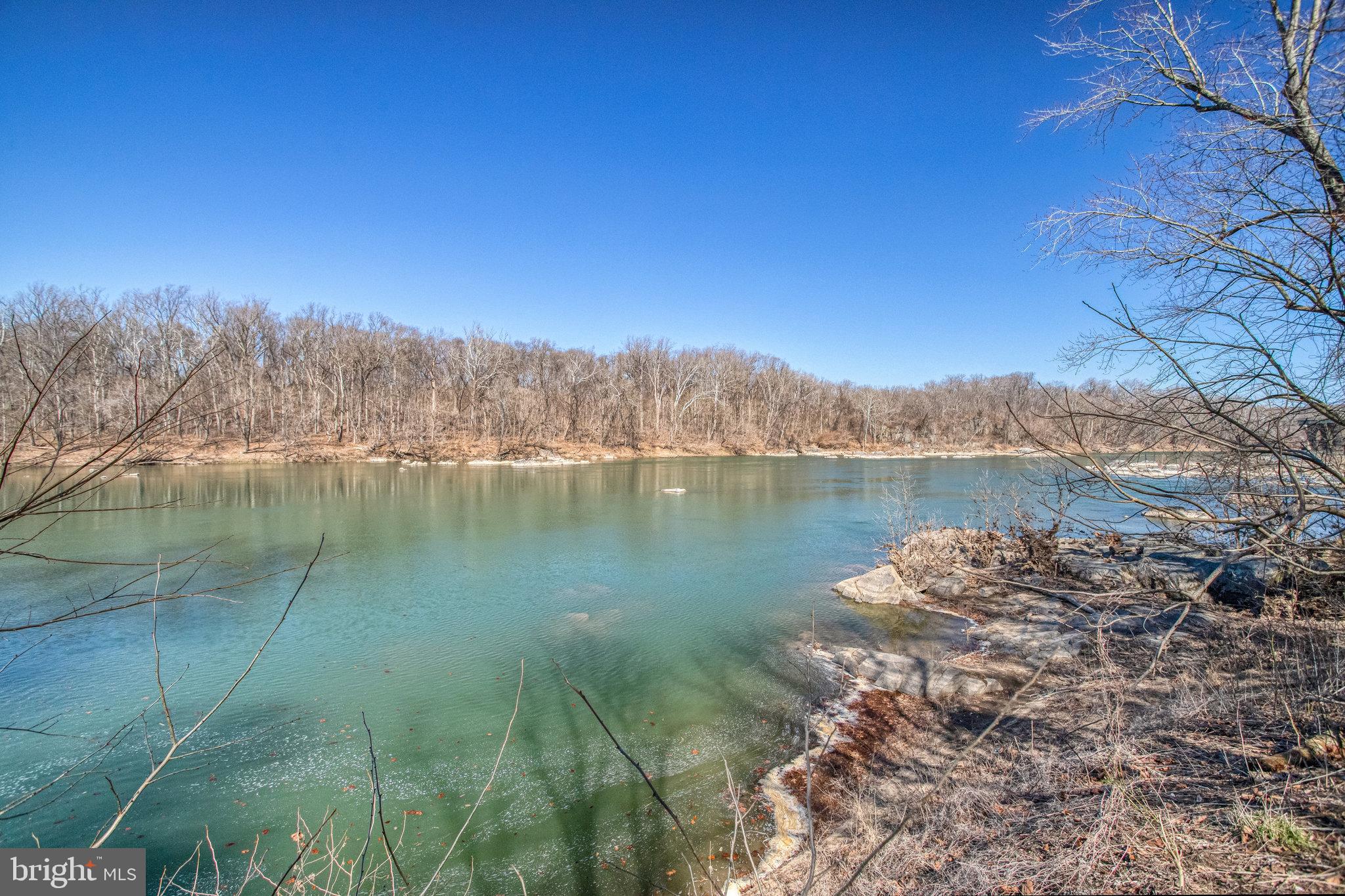 NEAR FALLS CHURCH - Residential