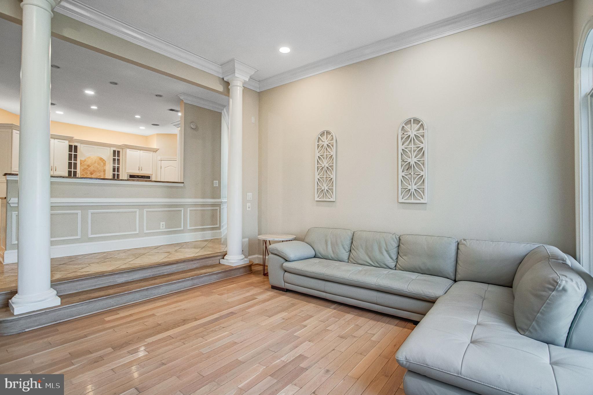 NEAR FALLS CHURCH - Residential