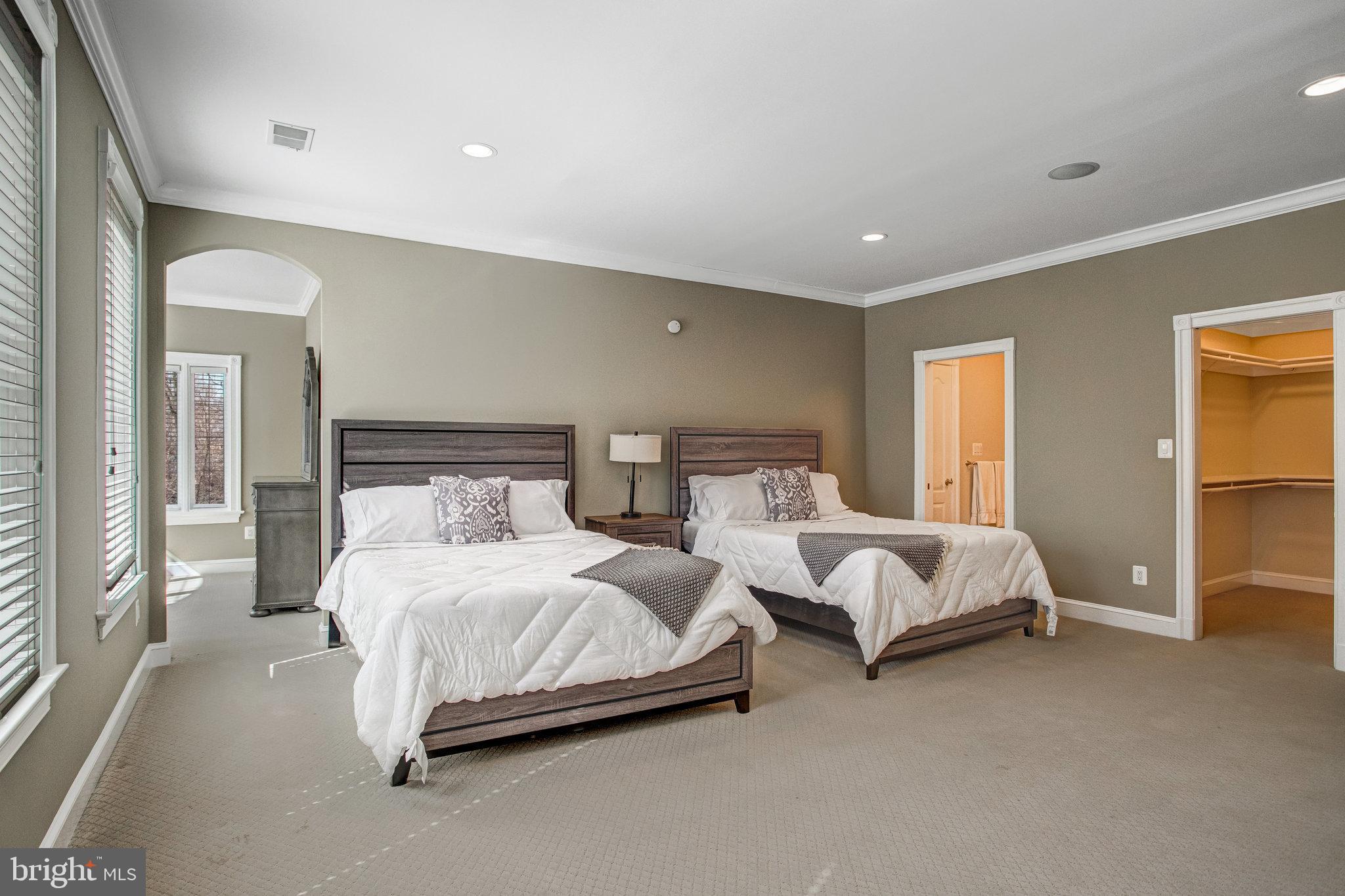 NEAR FALLS CHURCH - Residential