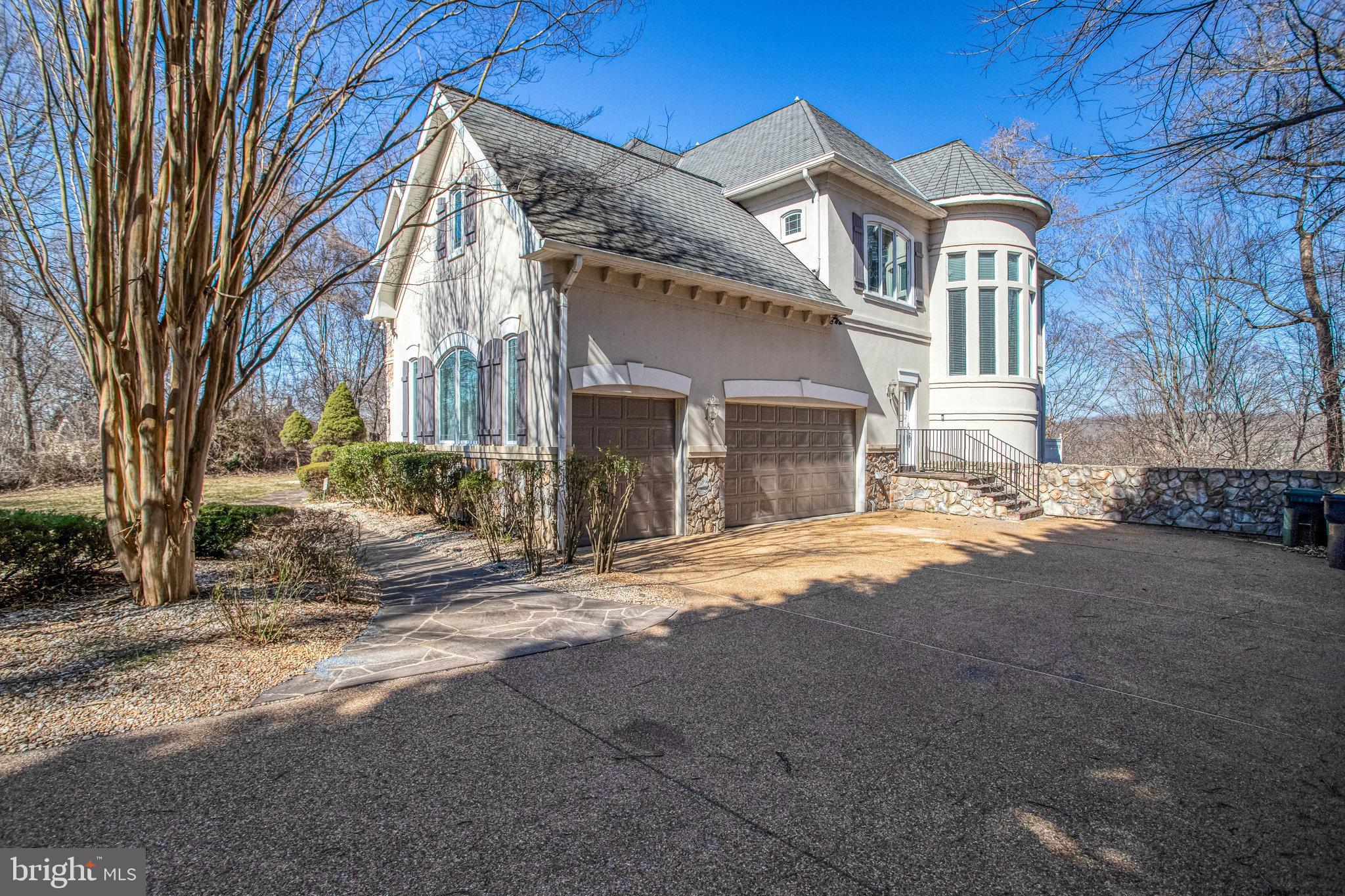 NEAR FALLS CHURCH - Residential