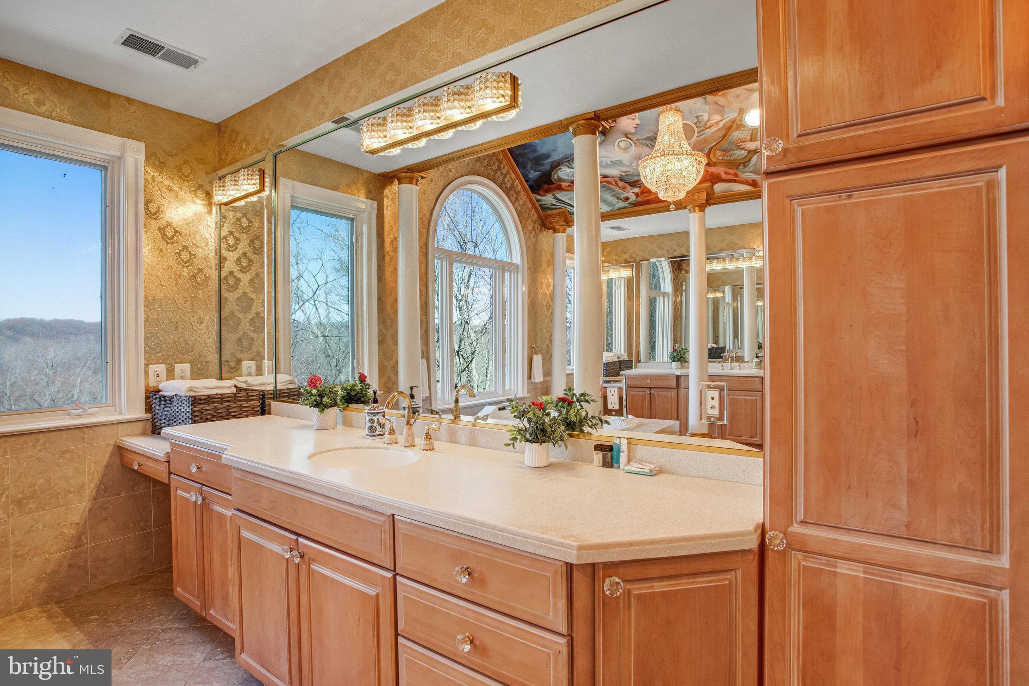 NEAR FALLS CHURCH - Residential