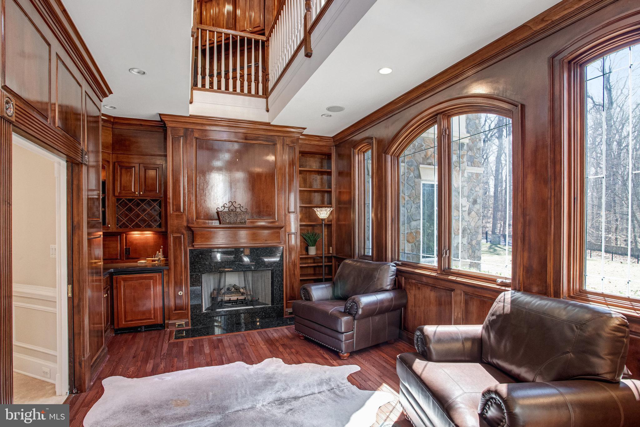 NEAR FALLS CHURCH - Residential