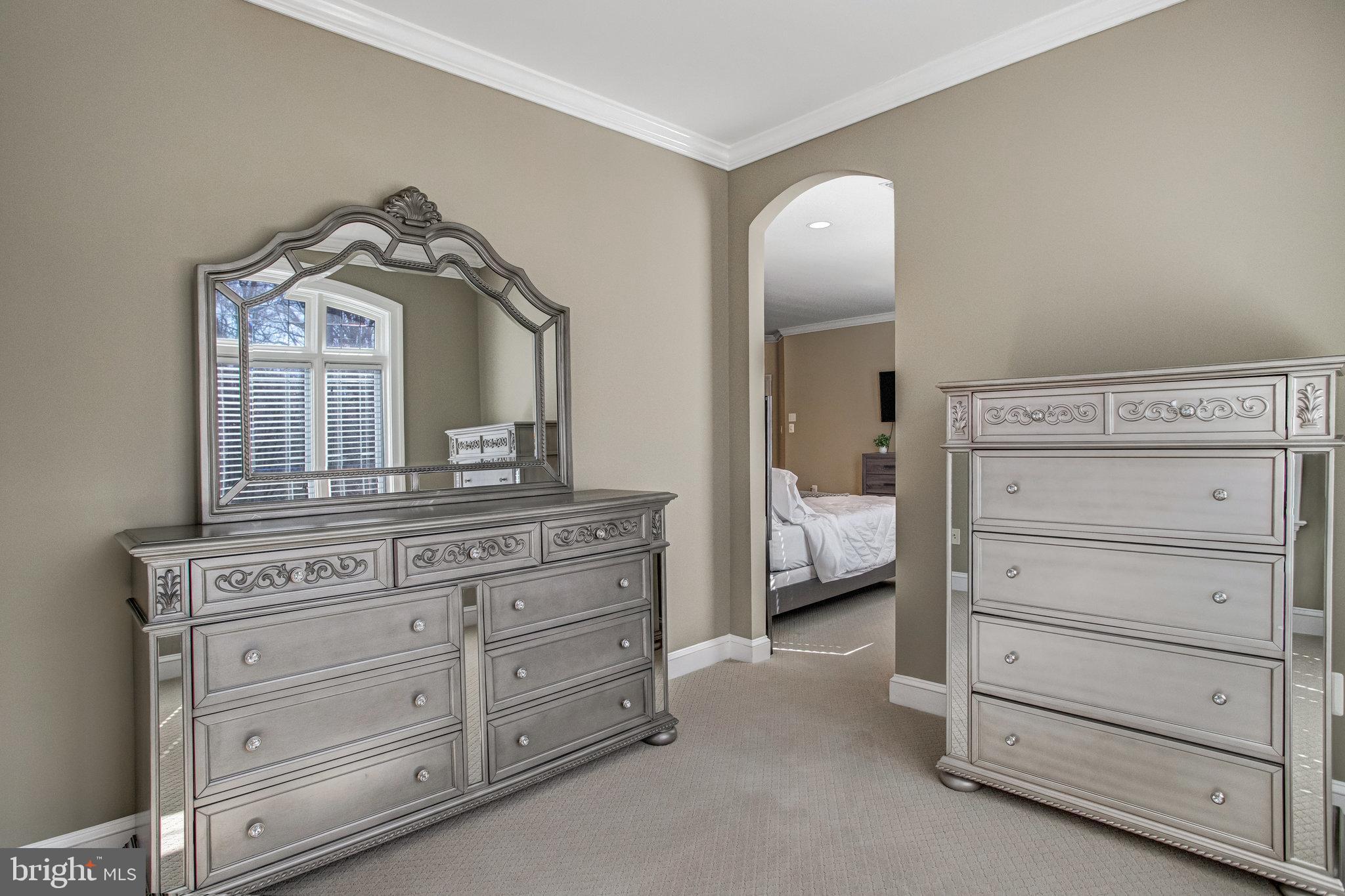 NEAR FALLS CHURCH - Residential