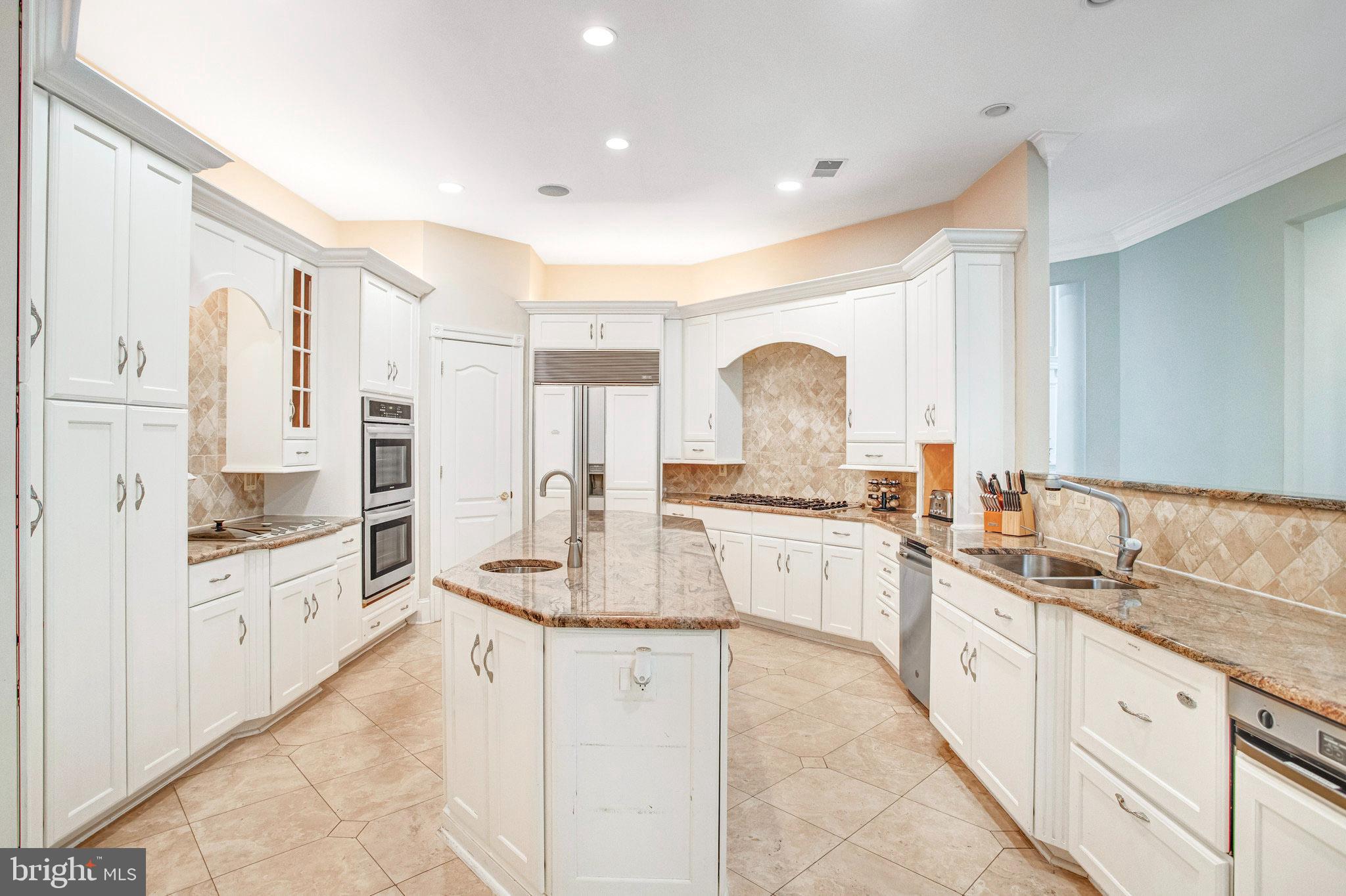 NEAR FALLS CHURCH - Residential