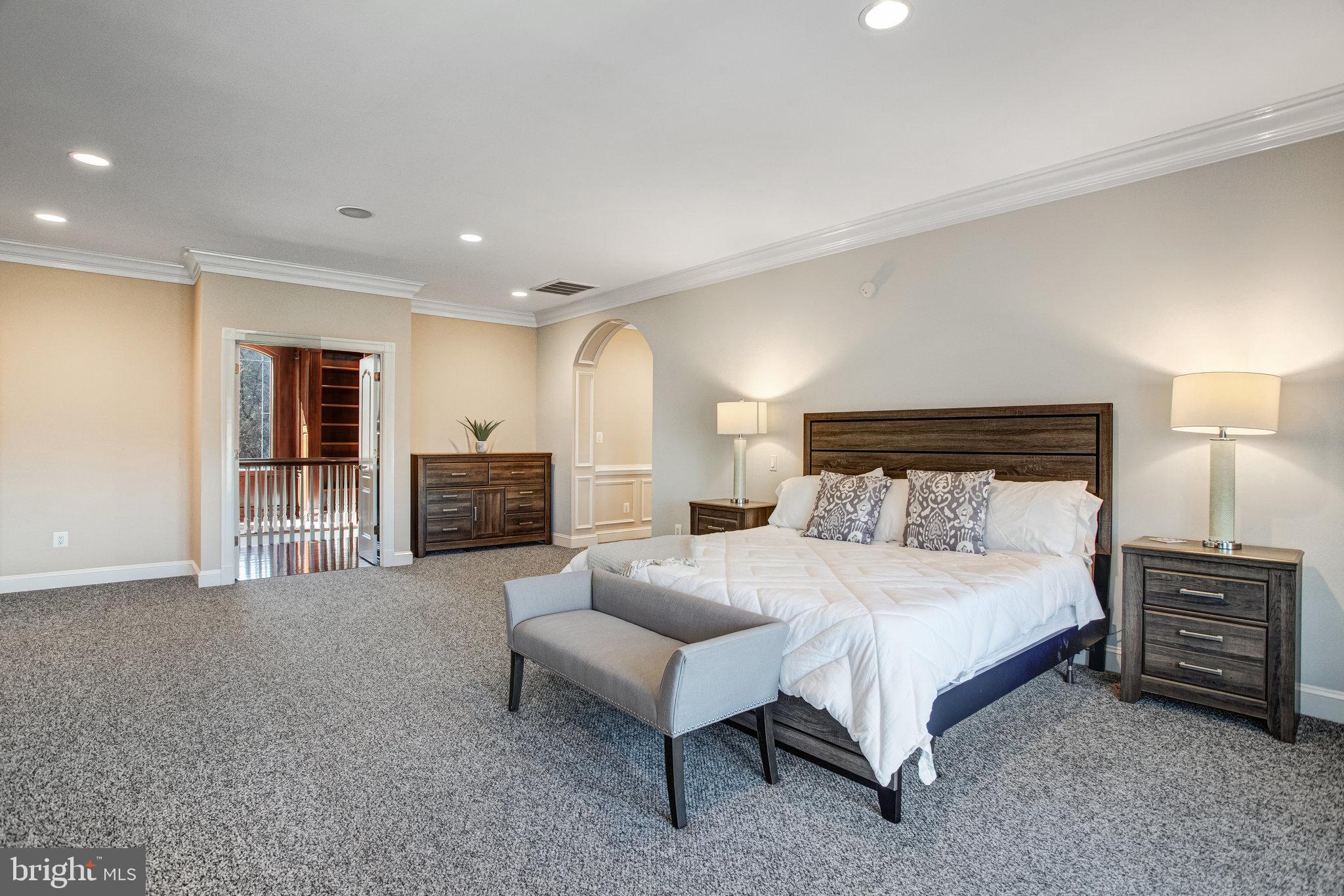 NEAR FALLS CHURCH - Residential