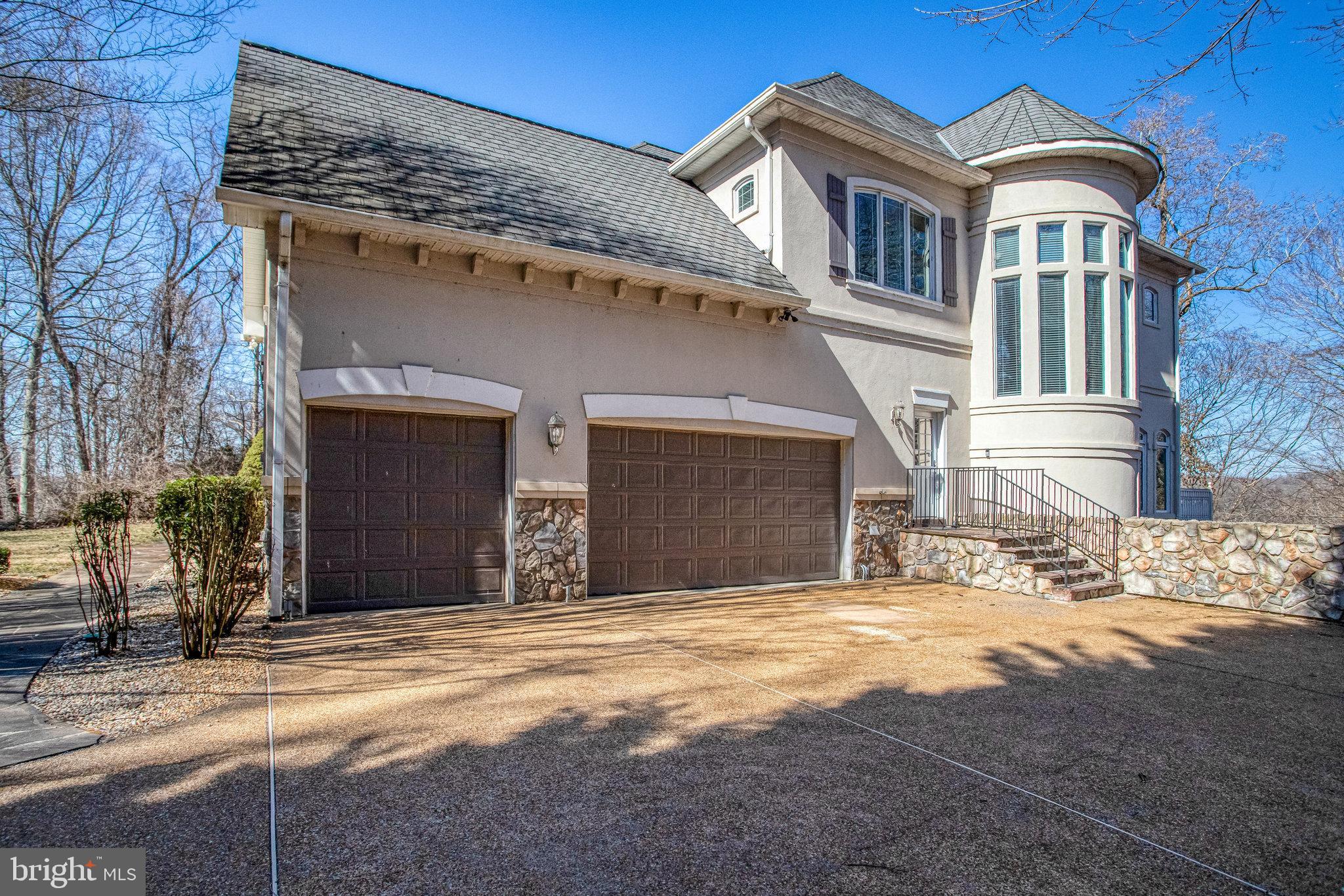 NEAR FALLS CHURCH - Residential