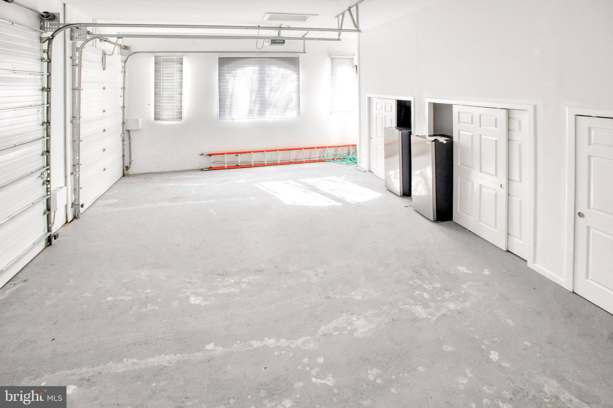 NEAR FALLS CHURCH - Residential