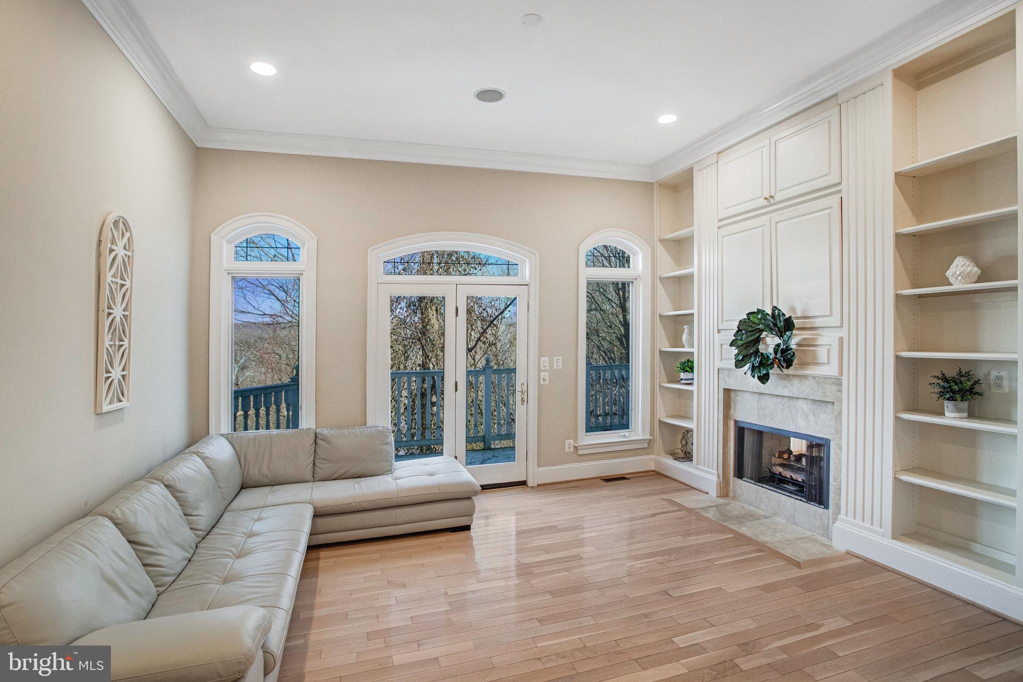 NEAR FALLS CHURCH - Residential