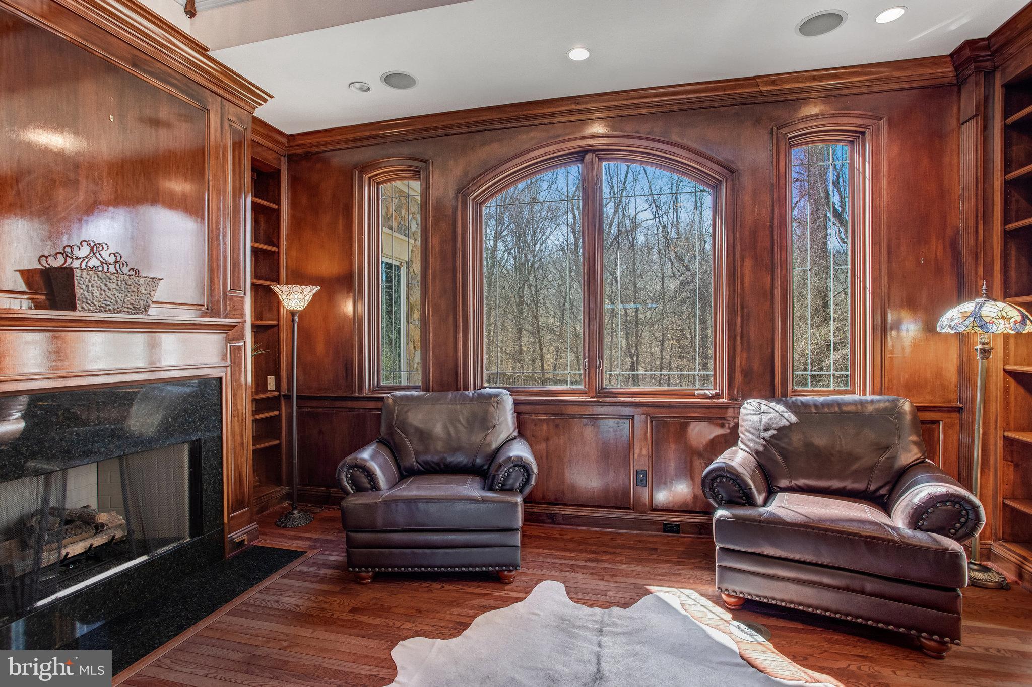 NEAR FALLS CHURCH - Residential