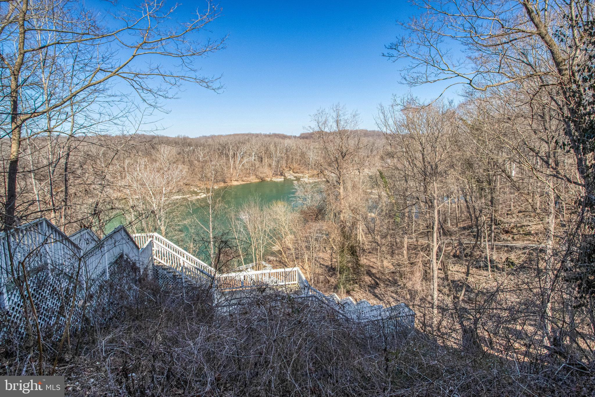 NEAR FALLS CHURCH - Residential