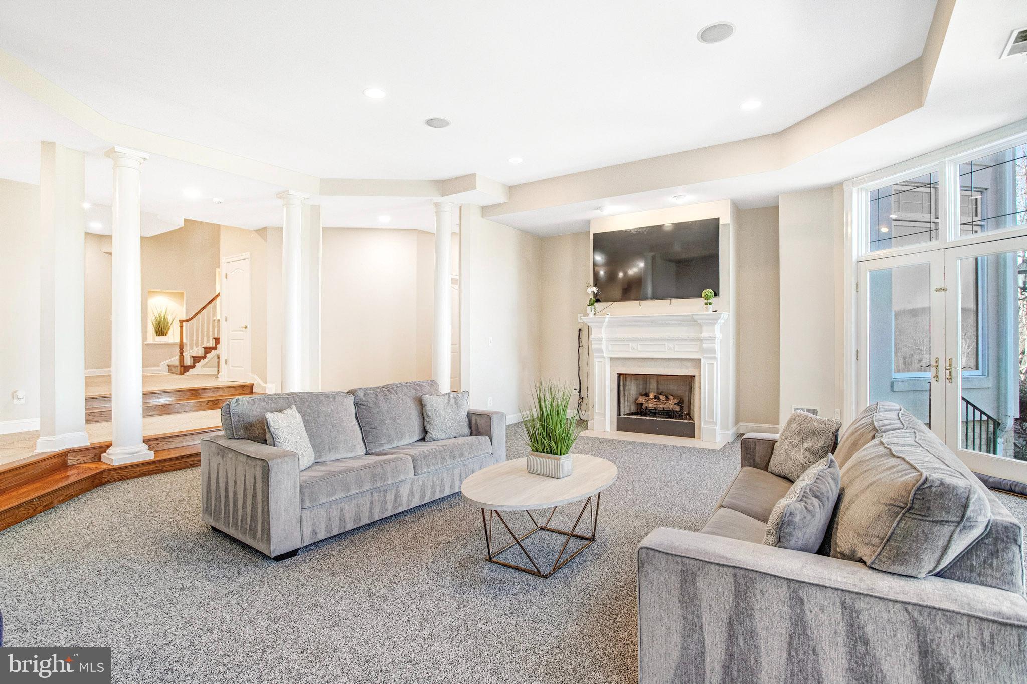 NEAR FALLS CHURCH - Residential