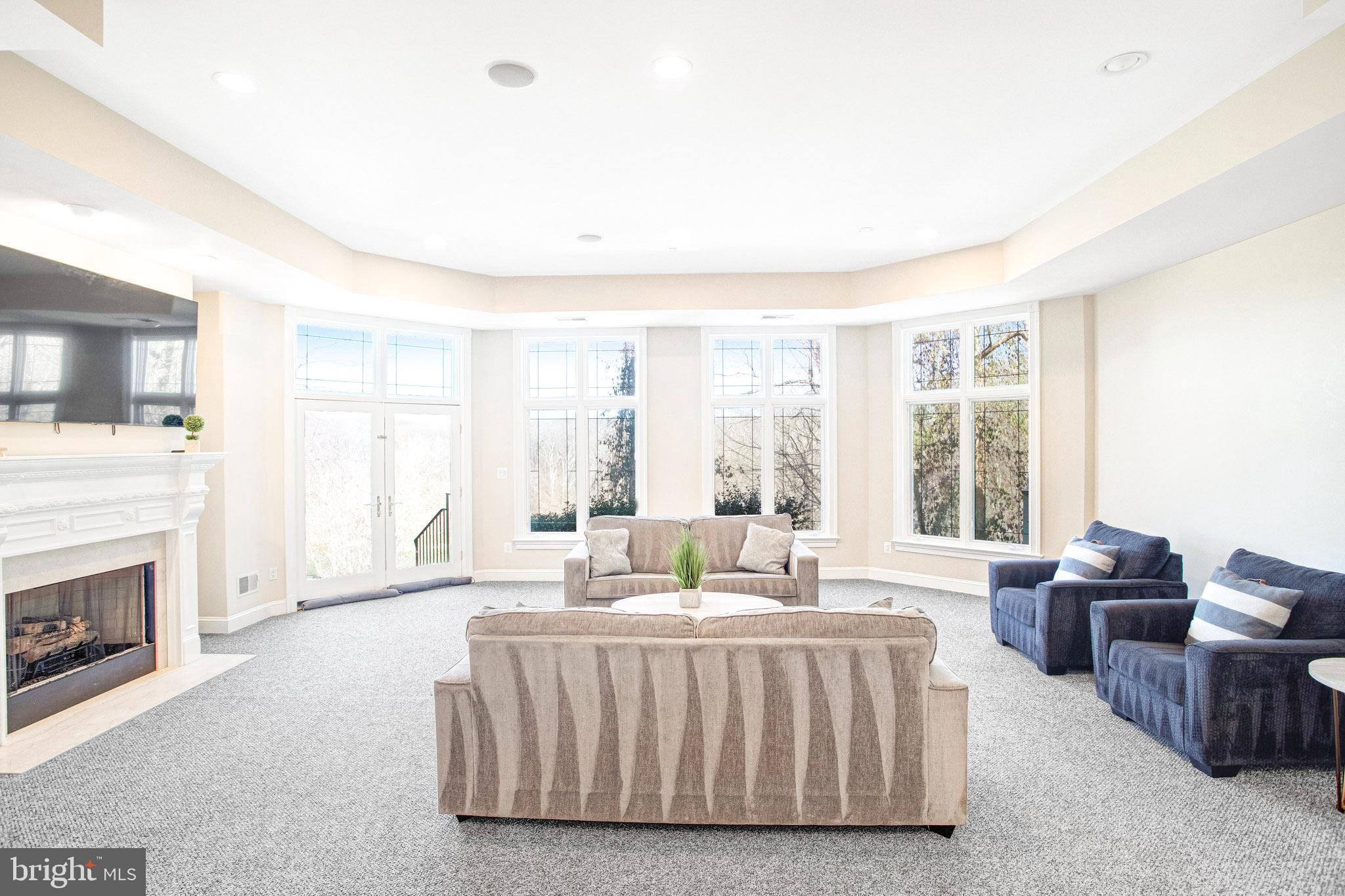 NEAR FALLS CHURCH - Residential