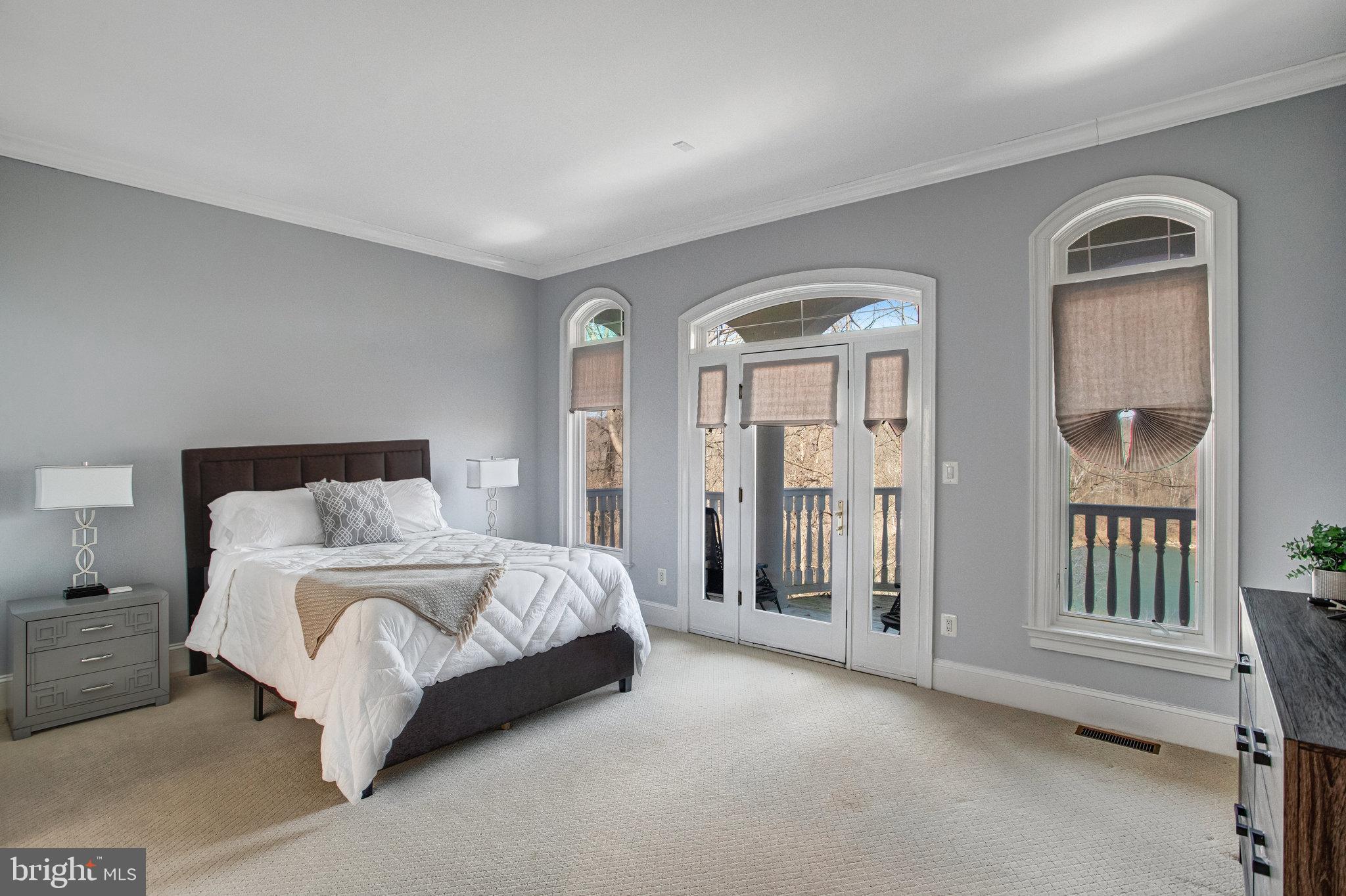 NEAR FALLS CHURCH - Residential