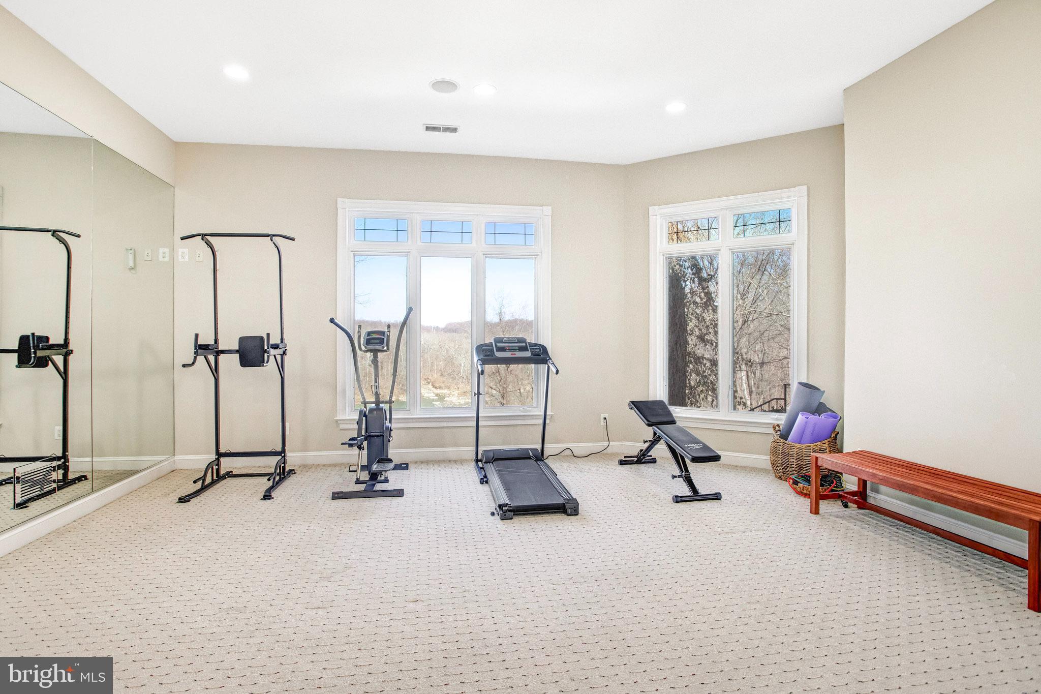 NEAR FALLS CHURCH - Residential