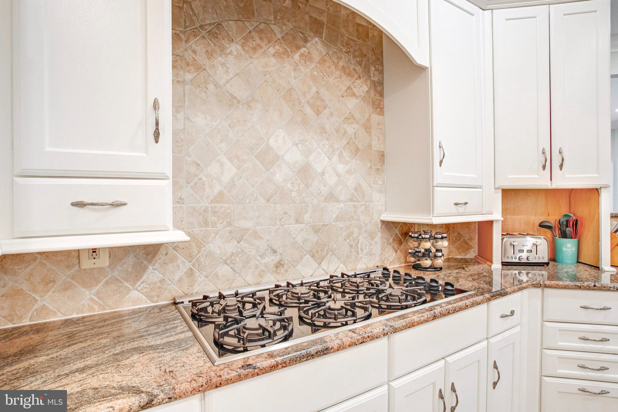 NEAR FALLS CHURCH - Residential