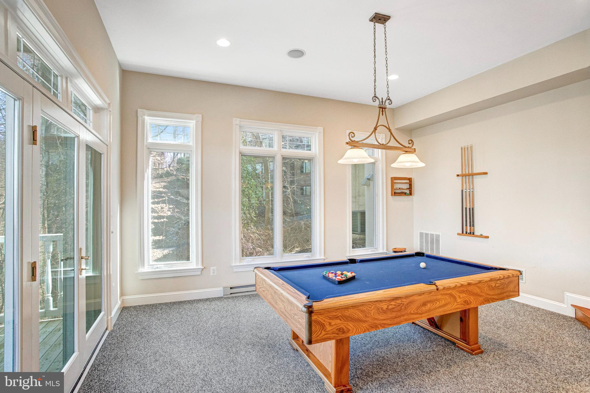 NEAR FALLS CHURCH - Residential