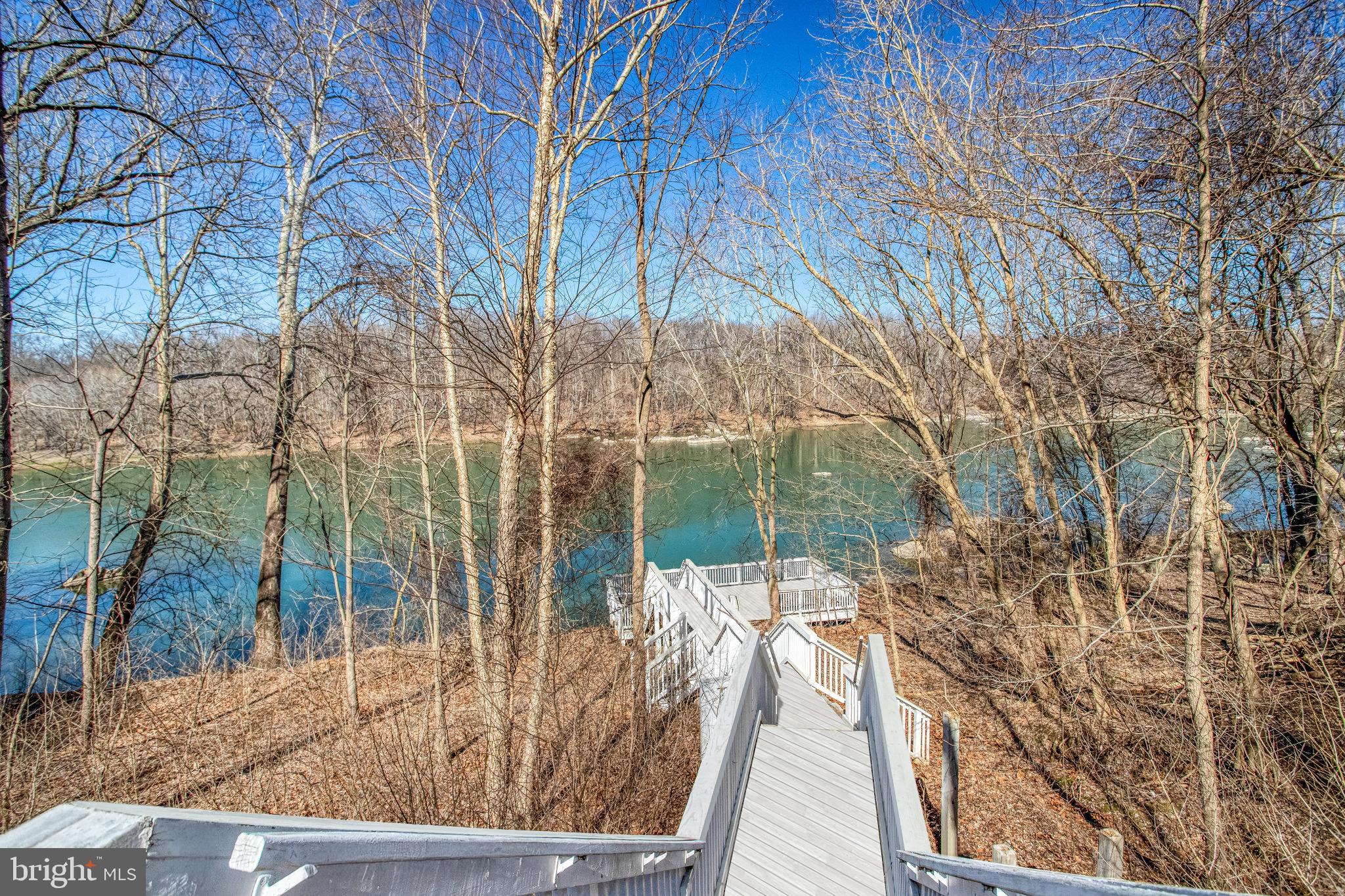 NEAR FALLS CHURCH - Residential