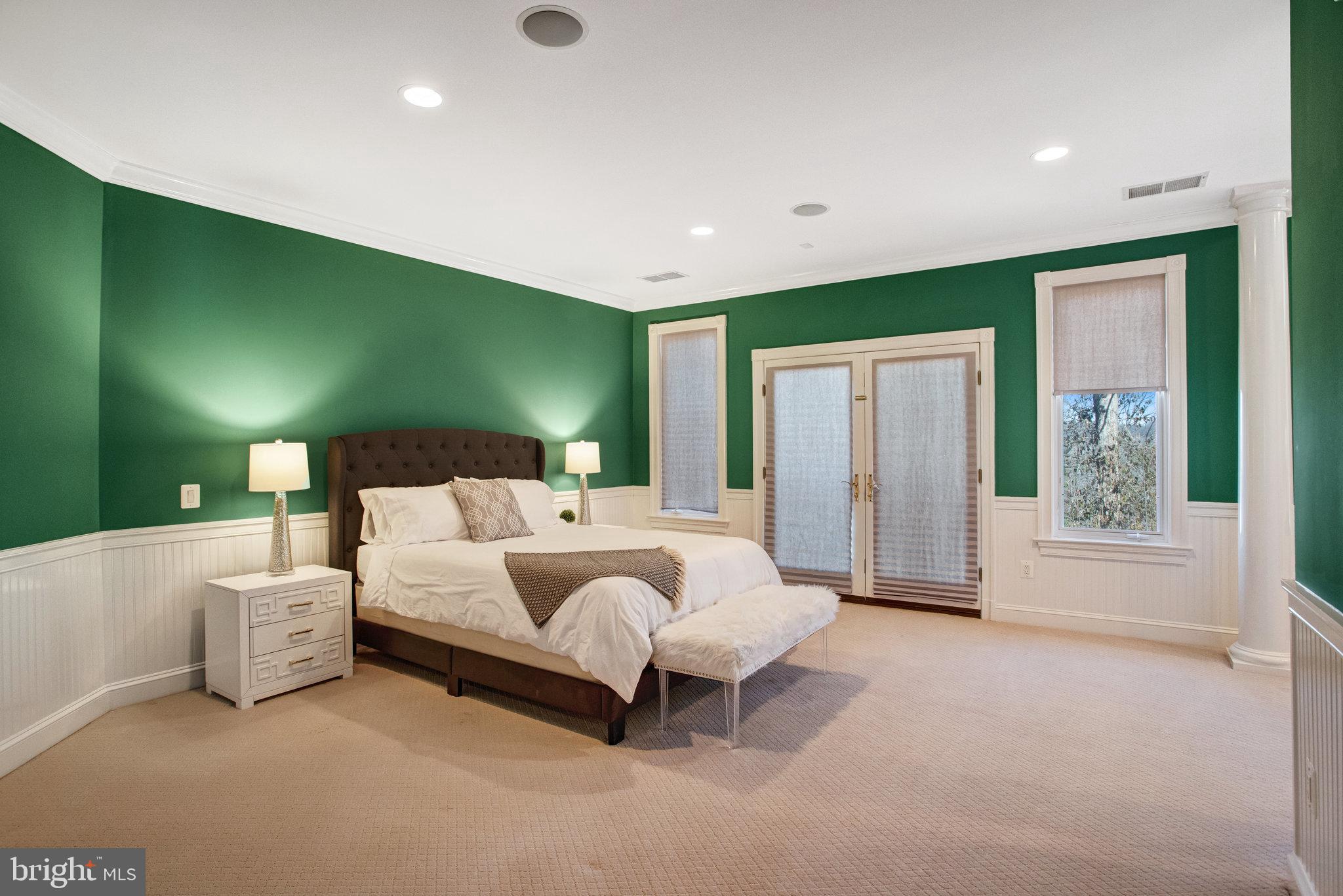 NEAR FALLS CHURCH - Residential