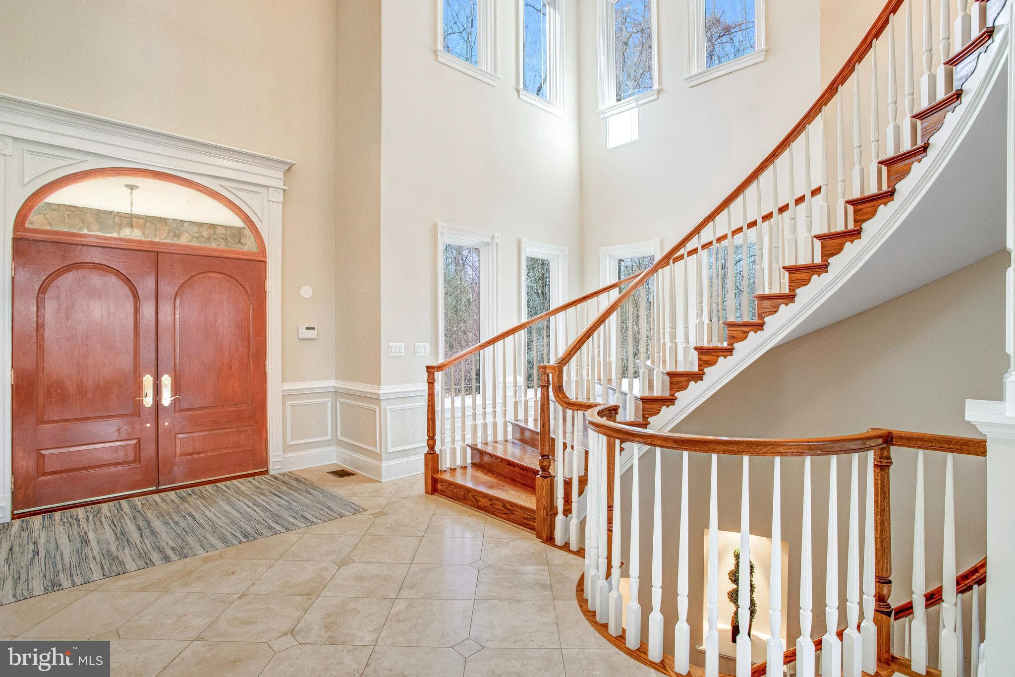 7024 GREEN OAK DRIVE