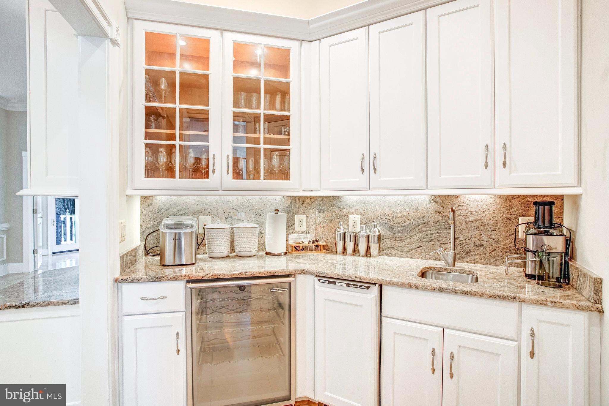 NEAR FALLS CHURCH - Residential