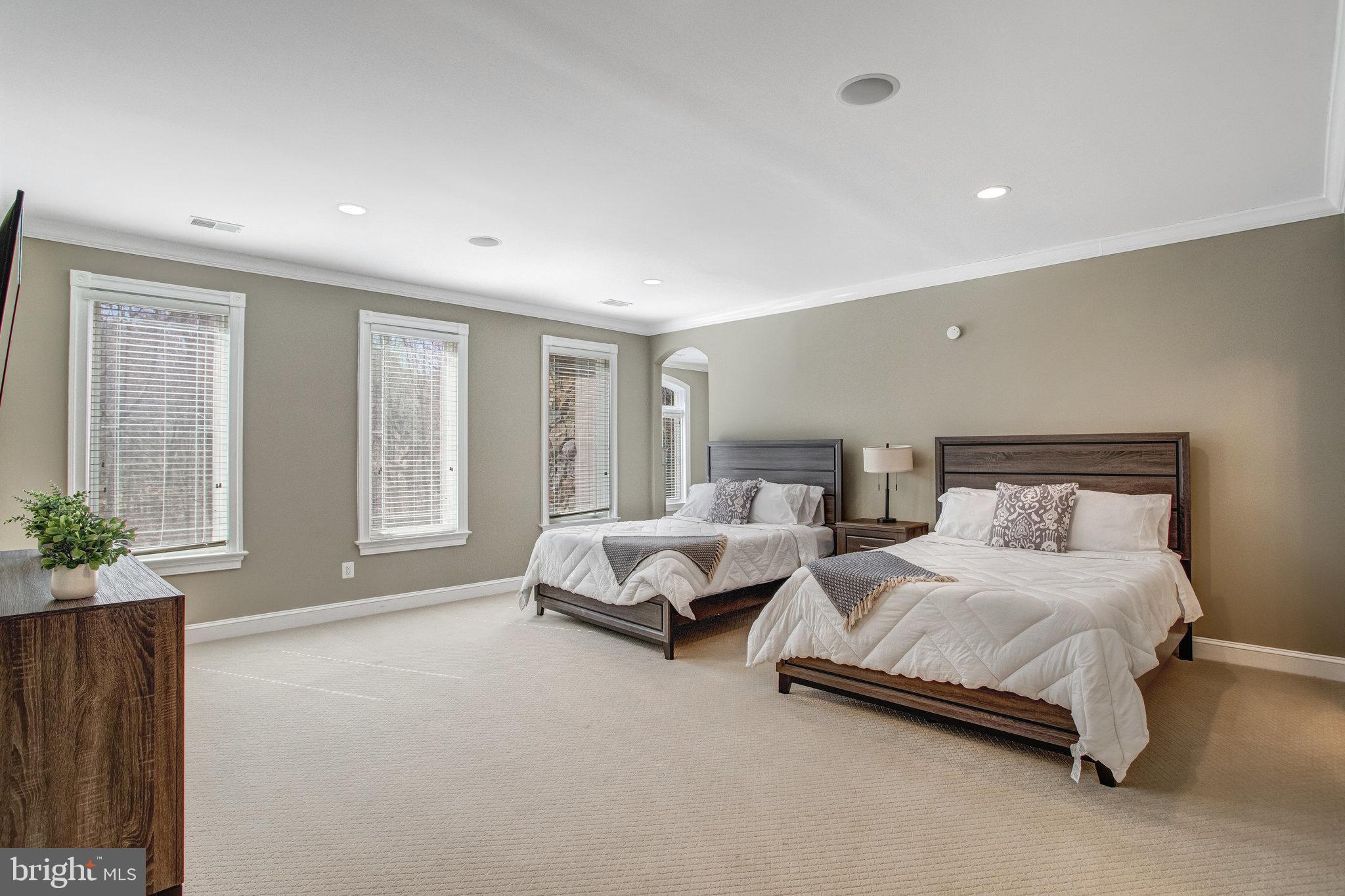 NEAR FALLS CHURCH - Residential