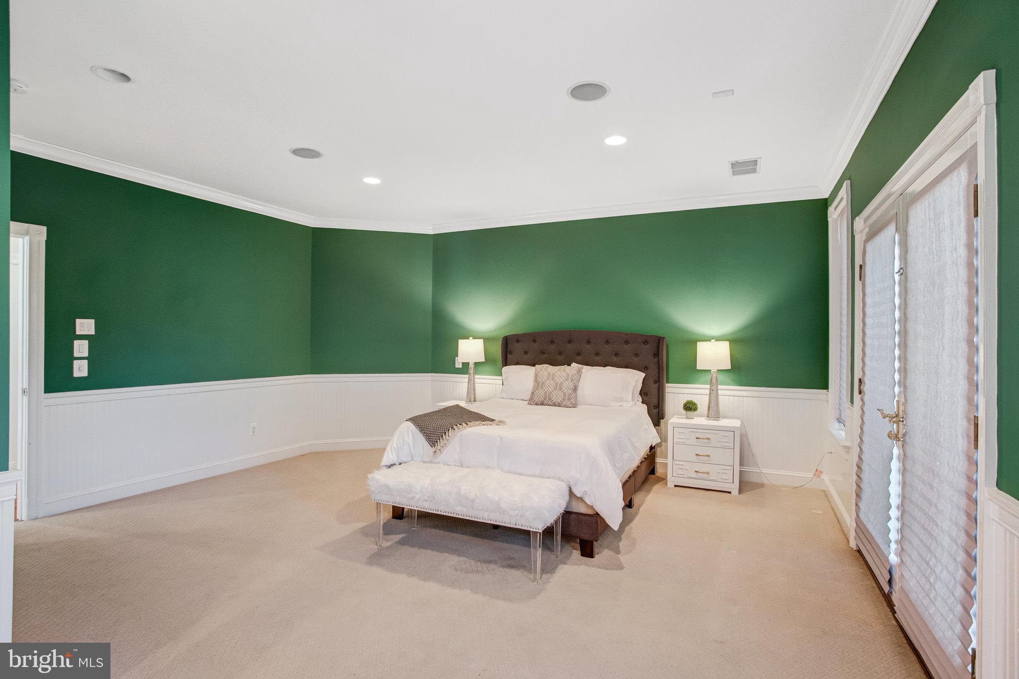 NEAR FALLS CHURCH - Residential