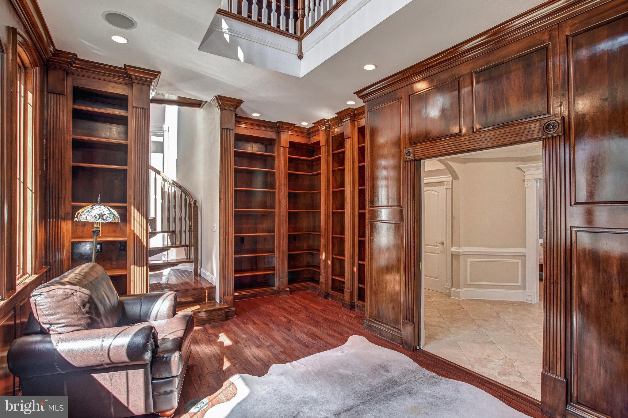 NEAR FALLS CHURCH - Residential