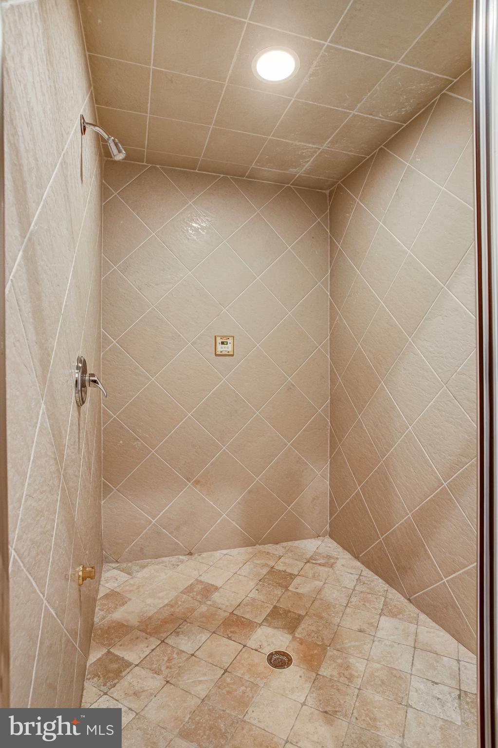 NEAR FALLS CHURCH - Residential