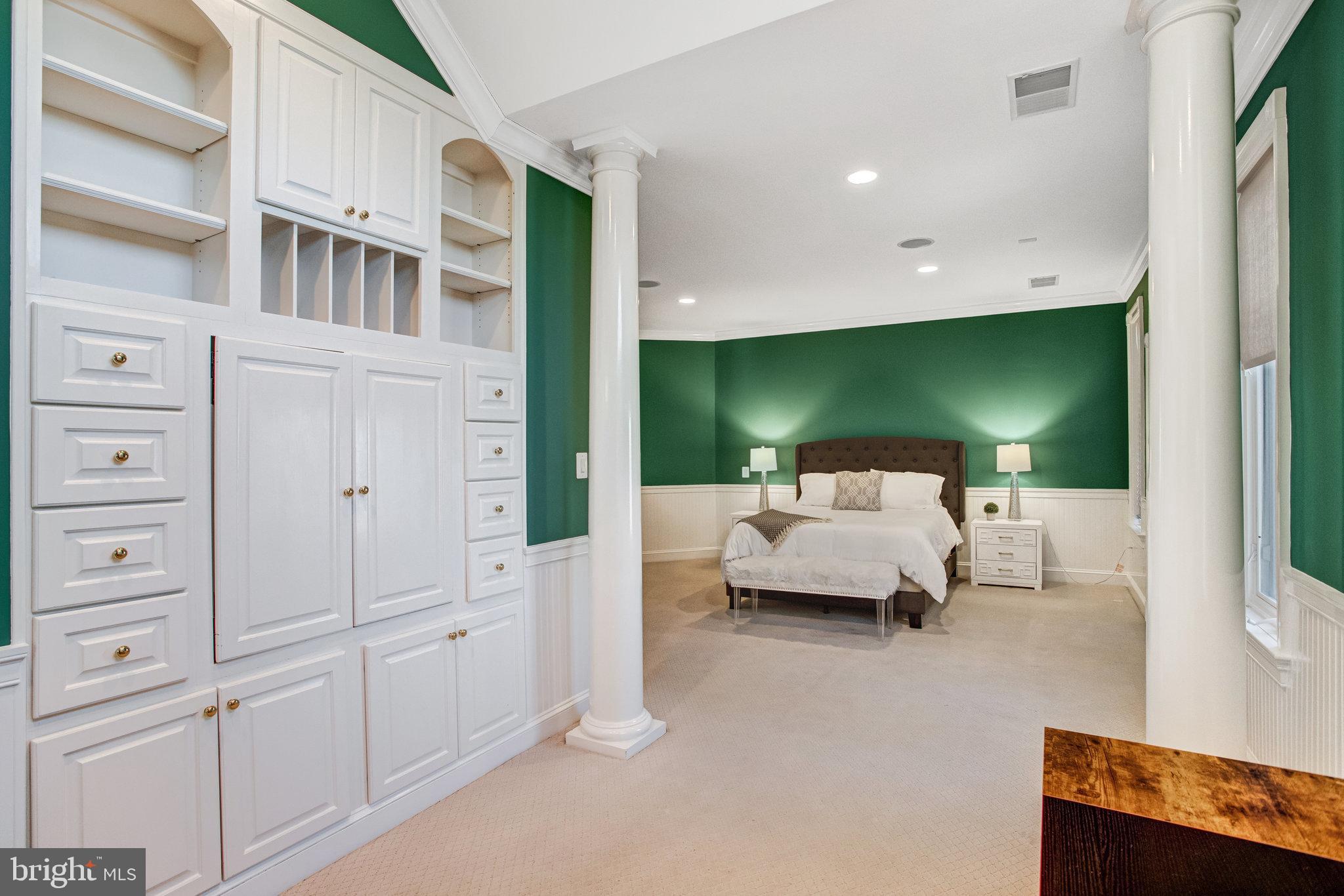 NEAR FALLS CHURCH - Residential