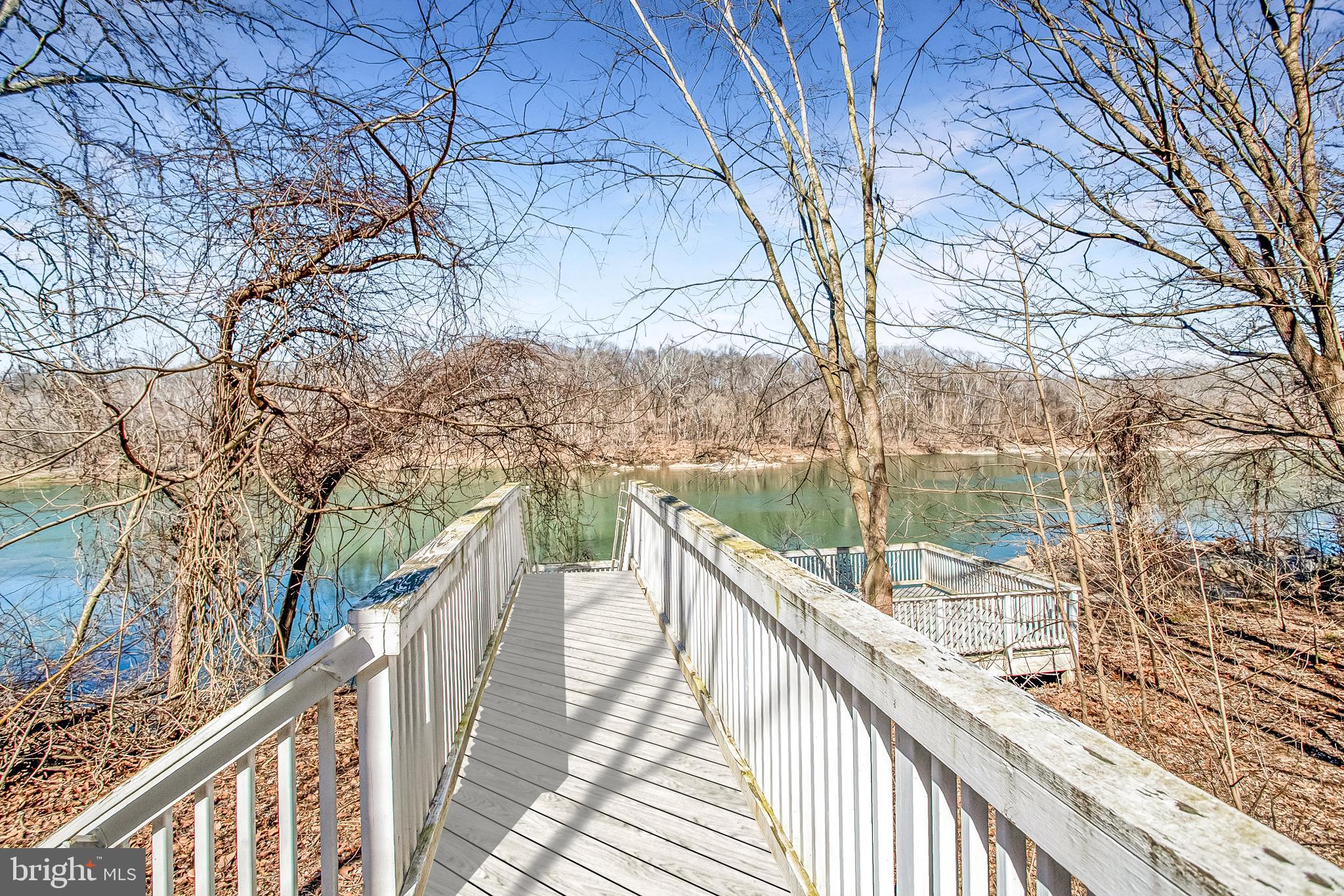 NEAR FALLS CHURCH - Residential