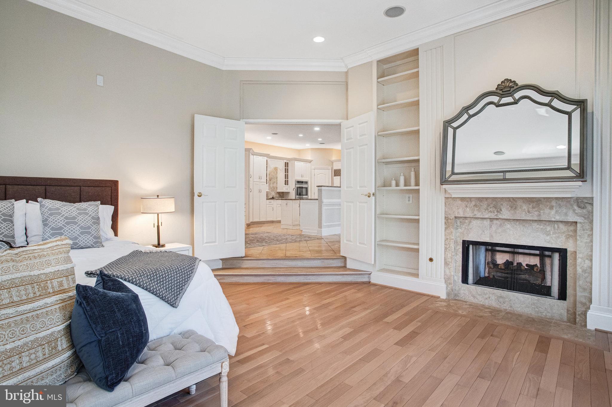 NEAR FALLS CHURCH - Residential