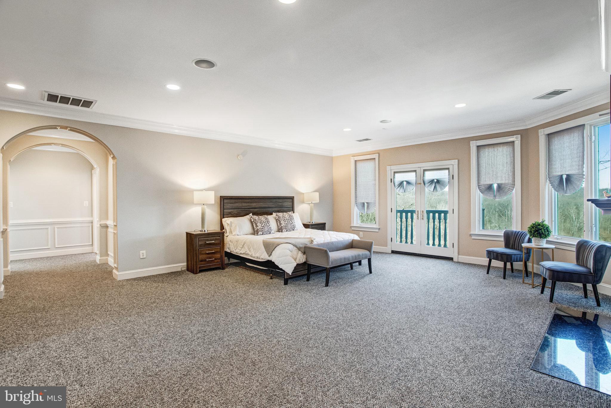 NEAR FALLS CHURCH - Residential