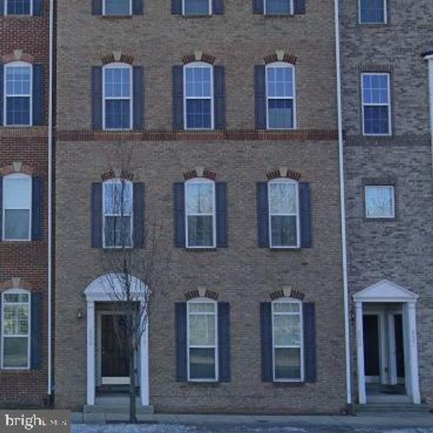 BEAUTIFUL TWO LEVEL TOWNHOME IN THE HEART OF MANASSAS***ATTACHED ONE CAR GARAGE***CLOSE TO SHOPPING AND RESTAURANTS****APPLY ONLINE ON COMPANY WEBSITE***PRIMARY BEDROOM HAS 2 HUGE WALK-IN CLOSETS, WONDERFUL FULL BATH, LAUNDRY ON UPPER LEVEL ALSO, GARAGE***