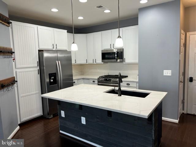 LEE SQUARE - Residential Lease