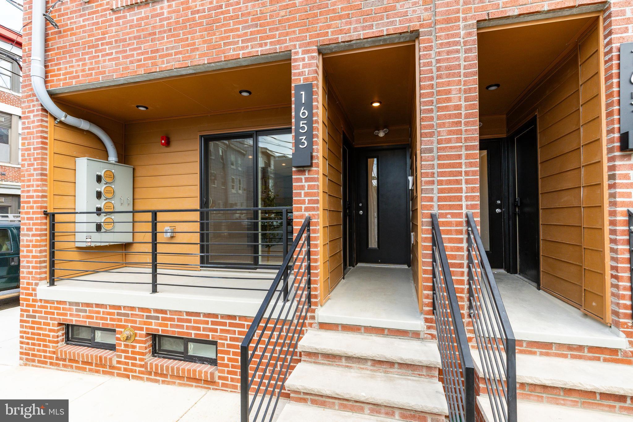 1649 6TH STREET N