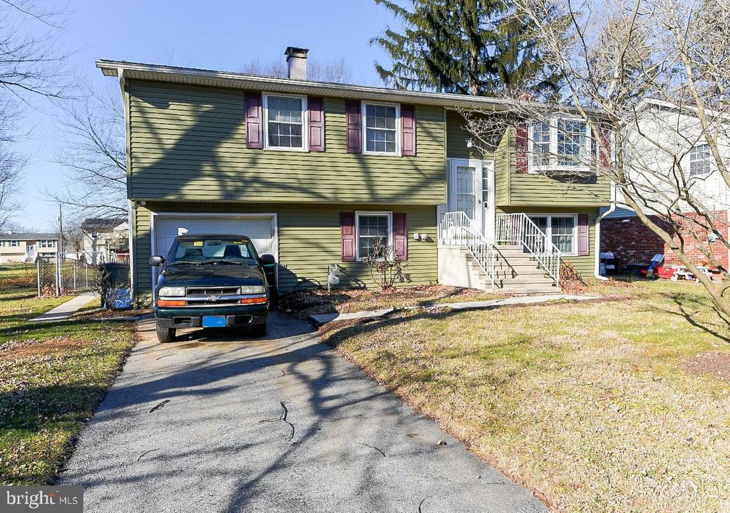 Photo of 31 Sherman Street, HANOVER, PA 17331 (MLS # PAYK2095304)