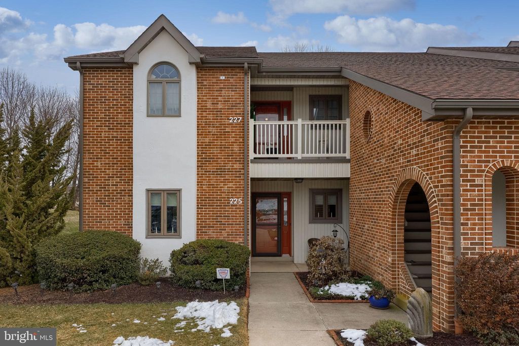 Photo of 225 Black Oak Drive, LANCASTER, PA 17602 (MLS # PALA2083858)