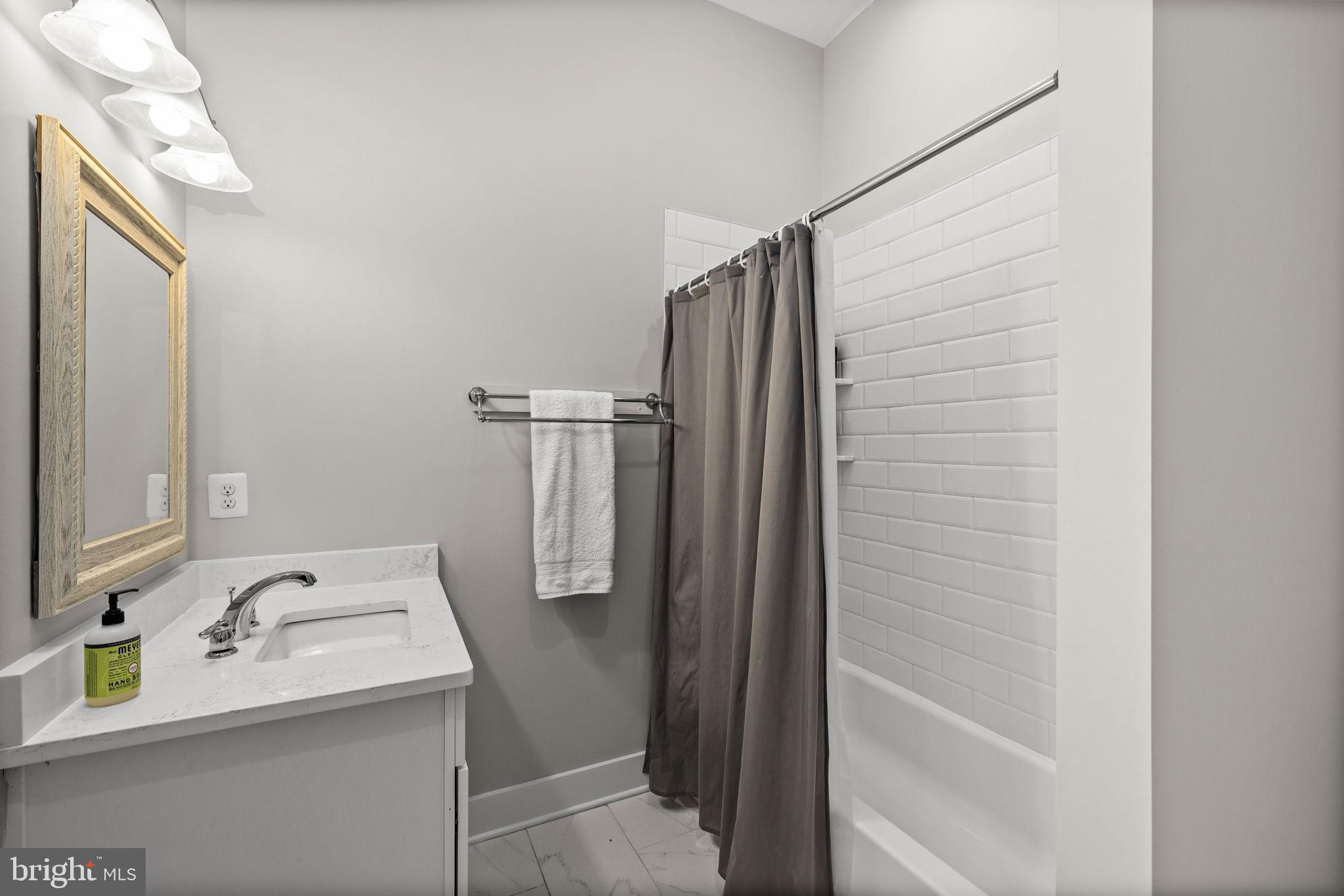 SUMMERVIEW POINT - Residential