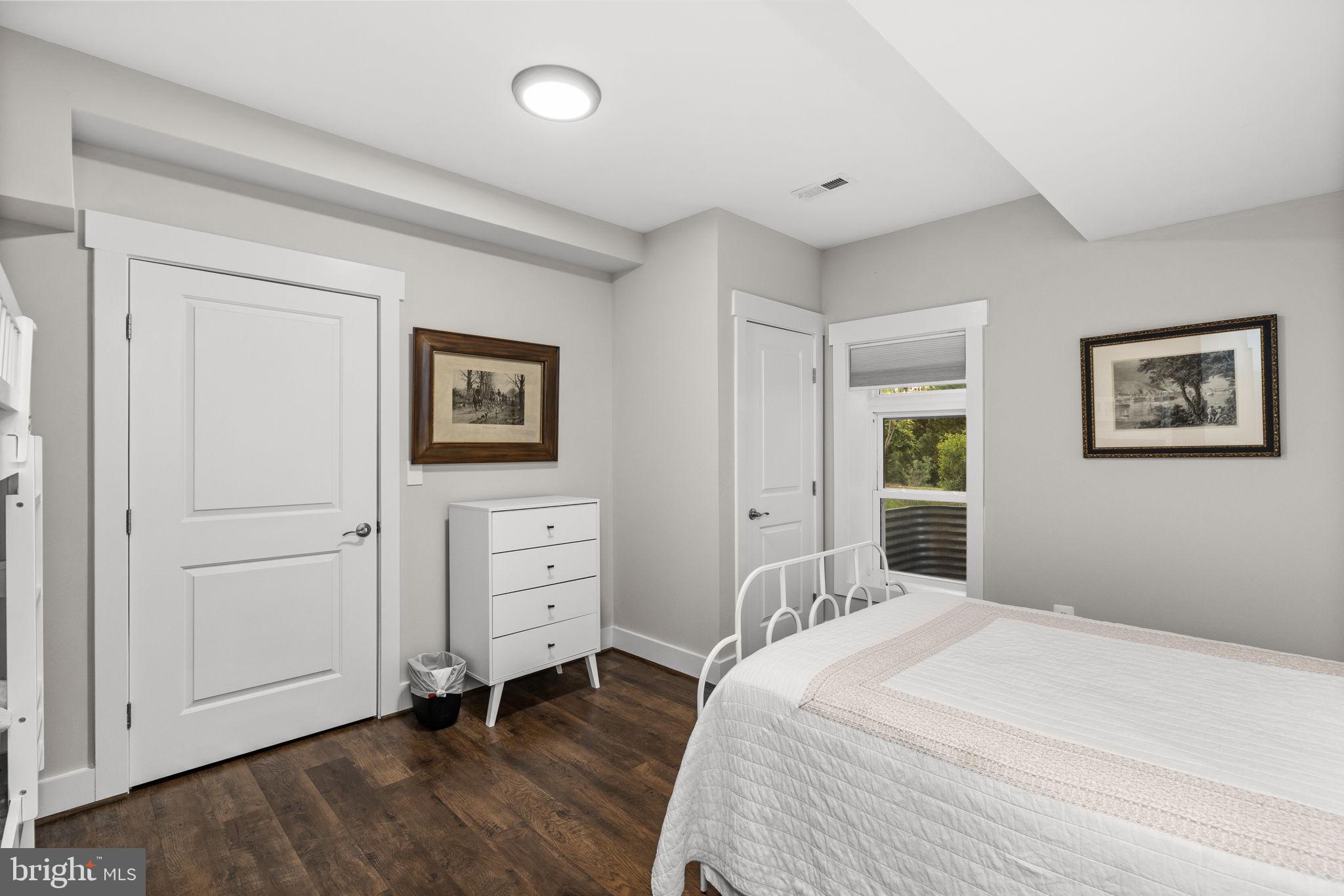 SUMMERVIEW POINT - Residential