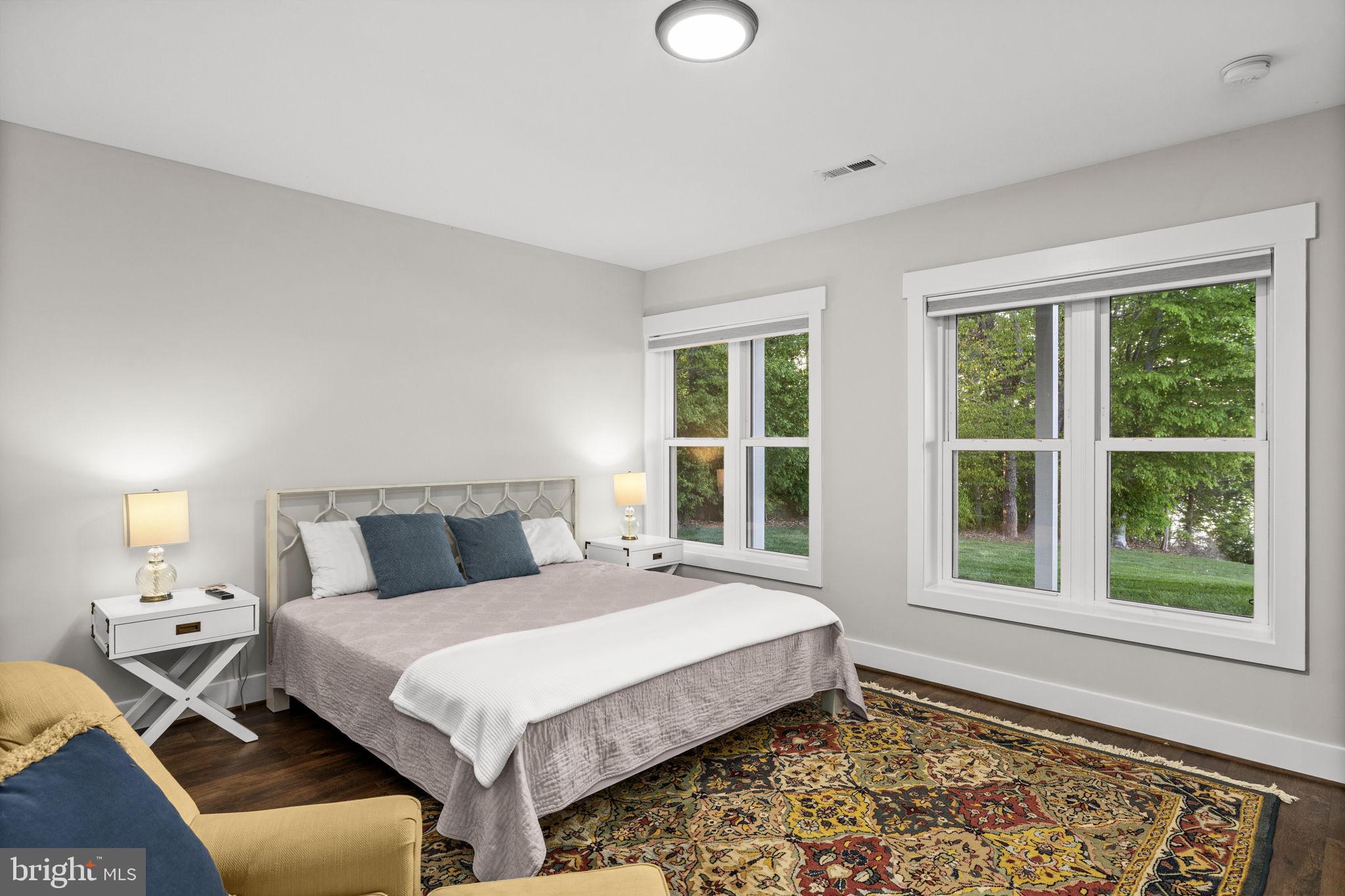 SUMMERVIEW POINT - Residential