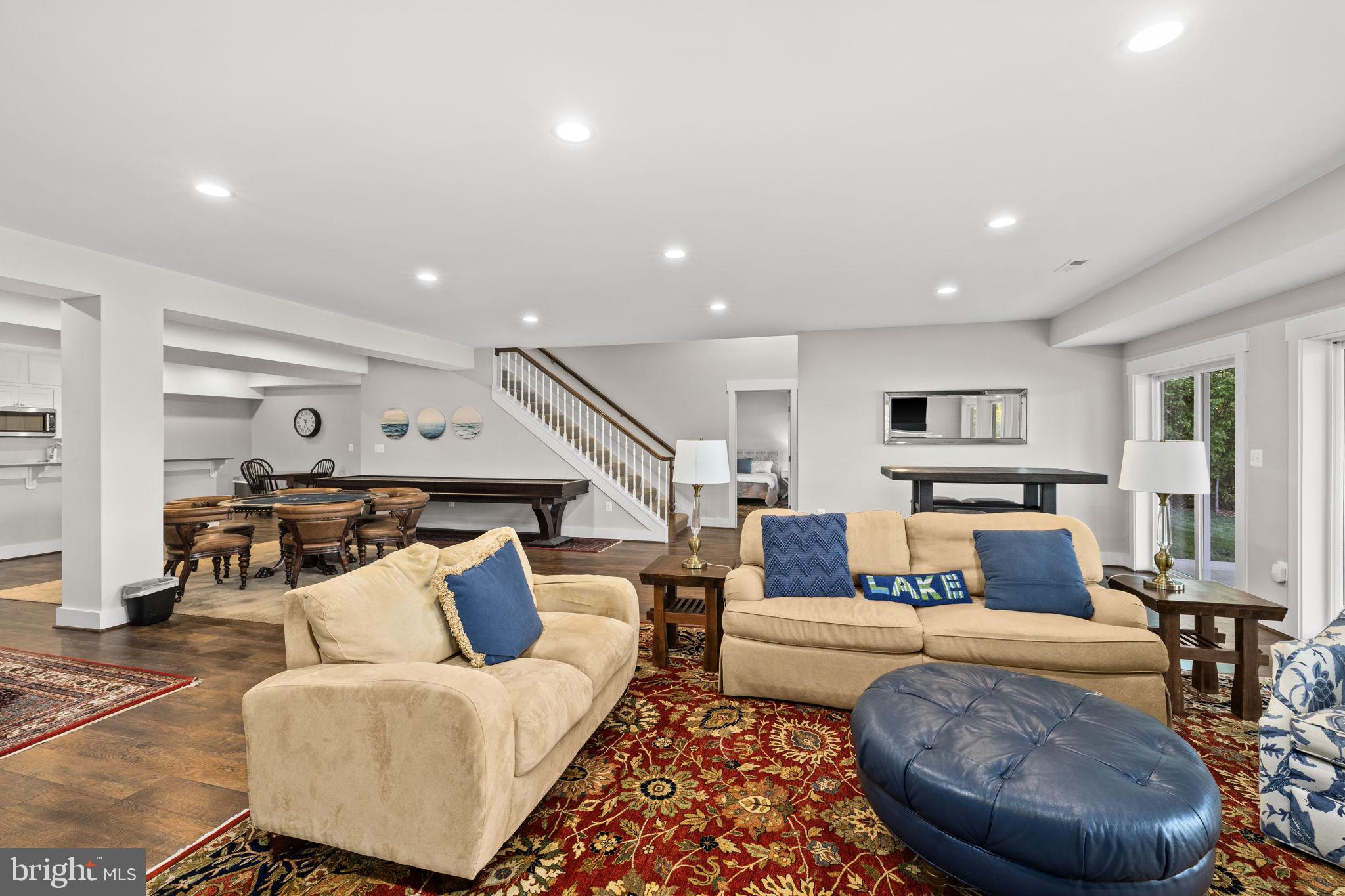 SUMMERVIEW POINT - Residential