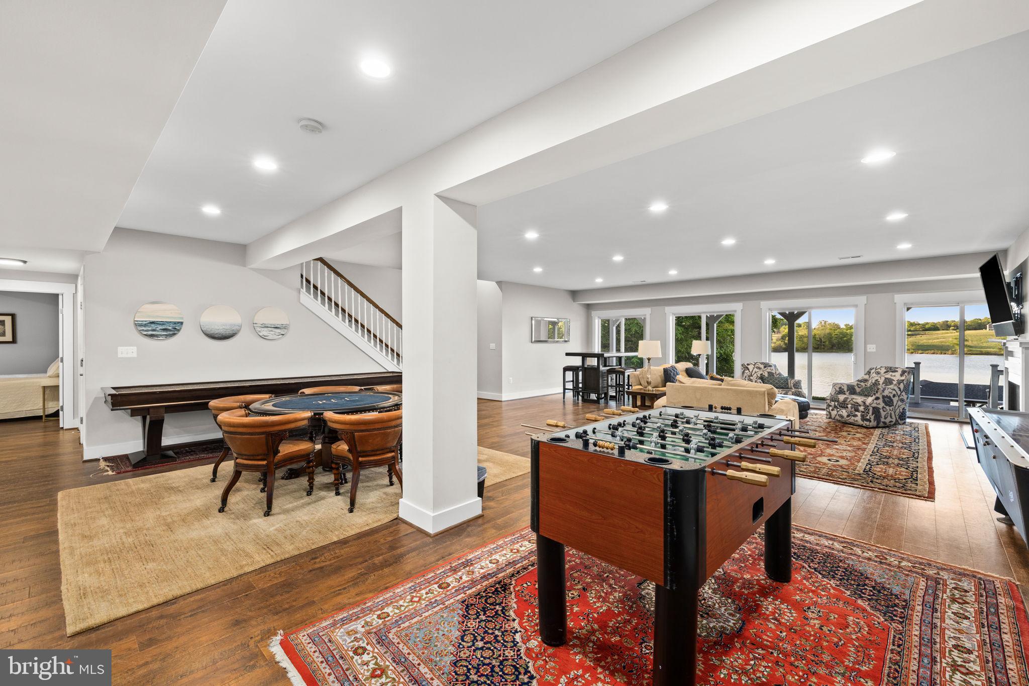 SUMMERVIEW POINT - Residential