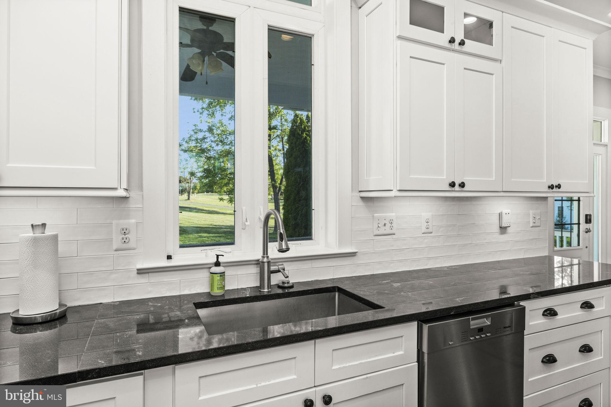 SUMMERVIEW POINT - Residential