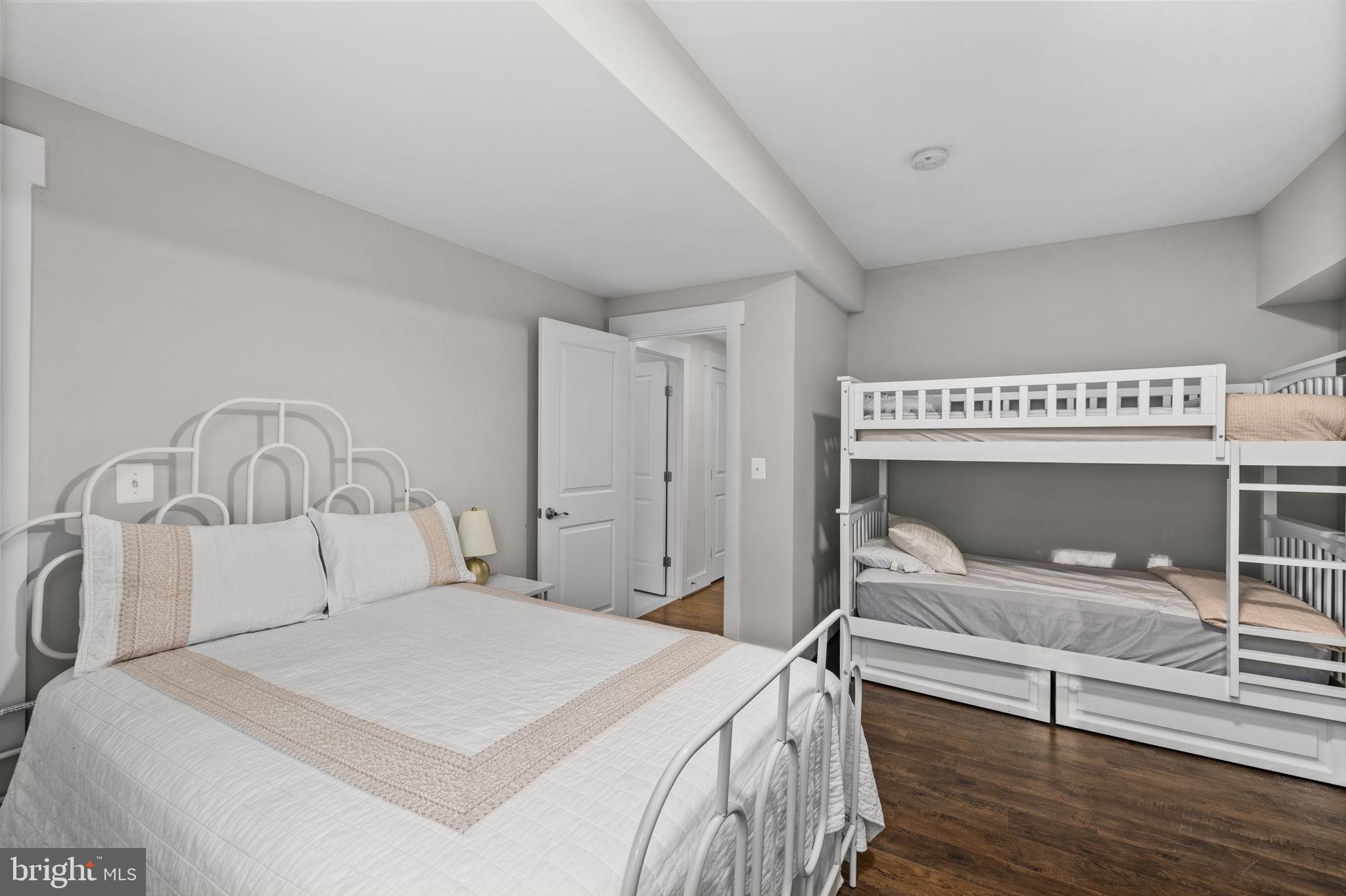 SUMMERVIEW POINT - Residential