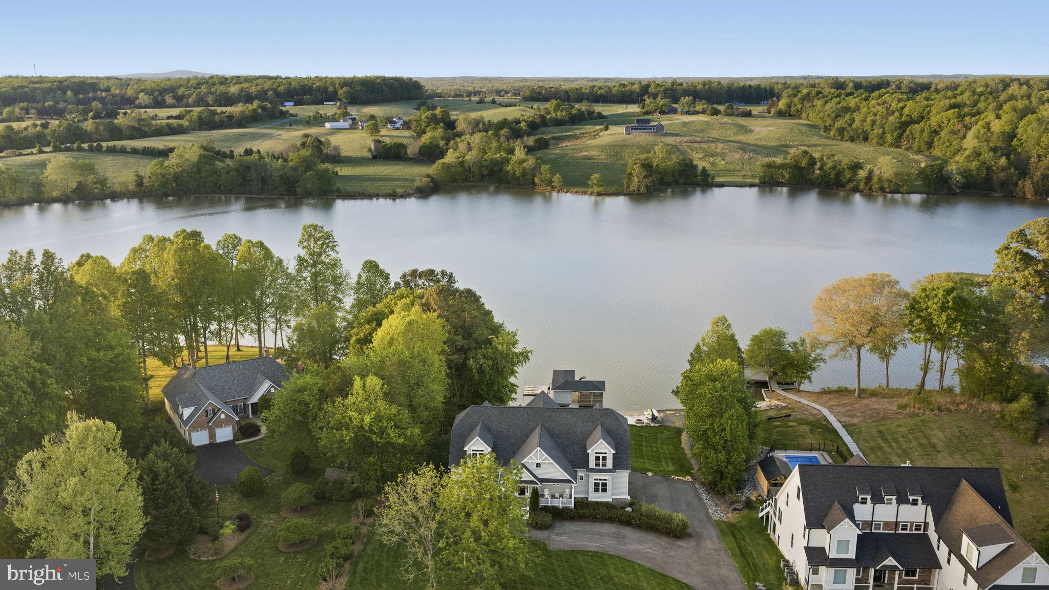 SUMMERVIEW POINT - Residential